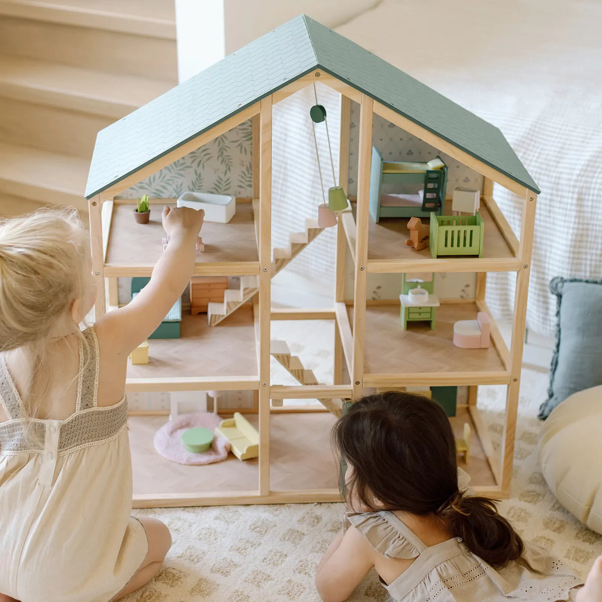 ® Sweetwood Dollhouse Without Dolls
