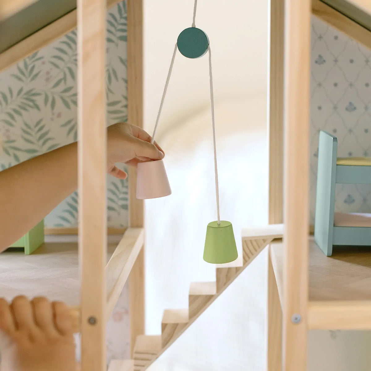® Sweetwood Dollhouse Without Dolls