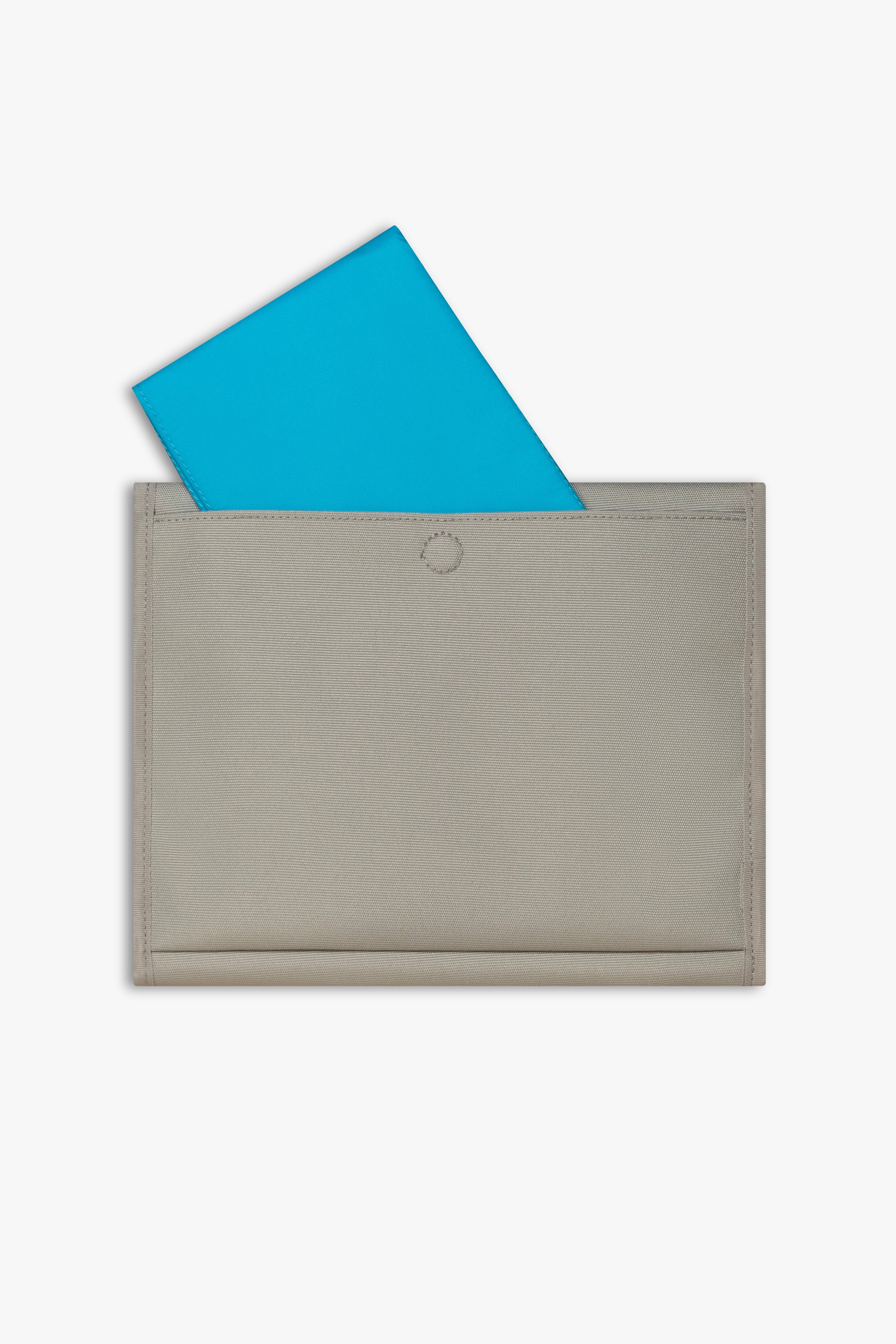 Go Anywhere Changing Wallet / Daybreak Taupe