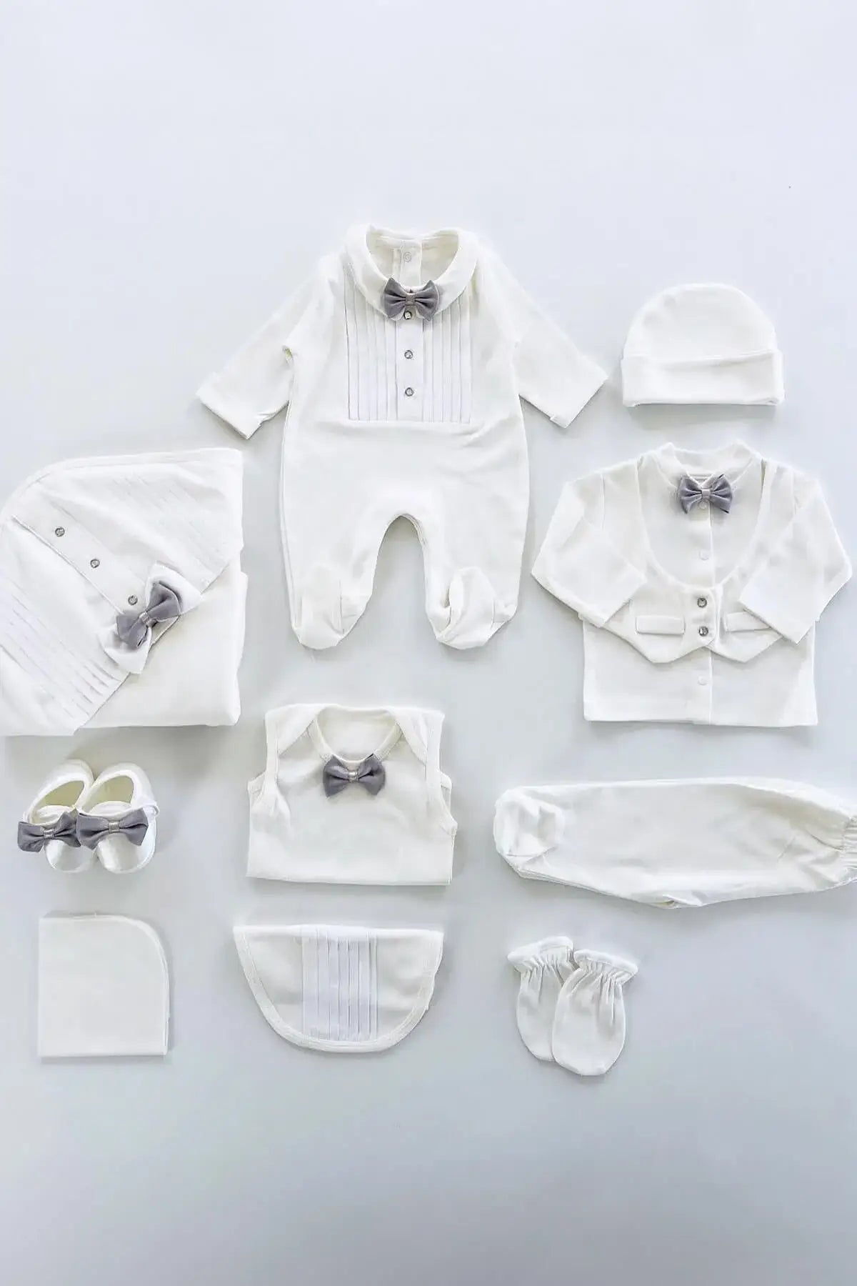 William Newborn White Coming Home Set (10 Pcs)