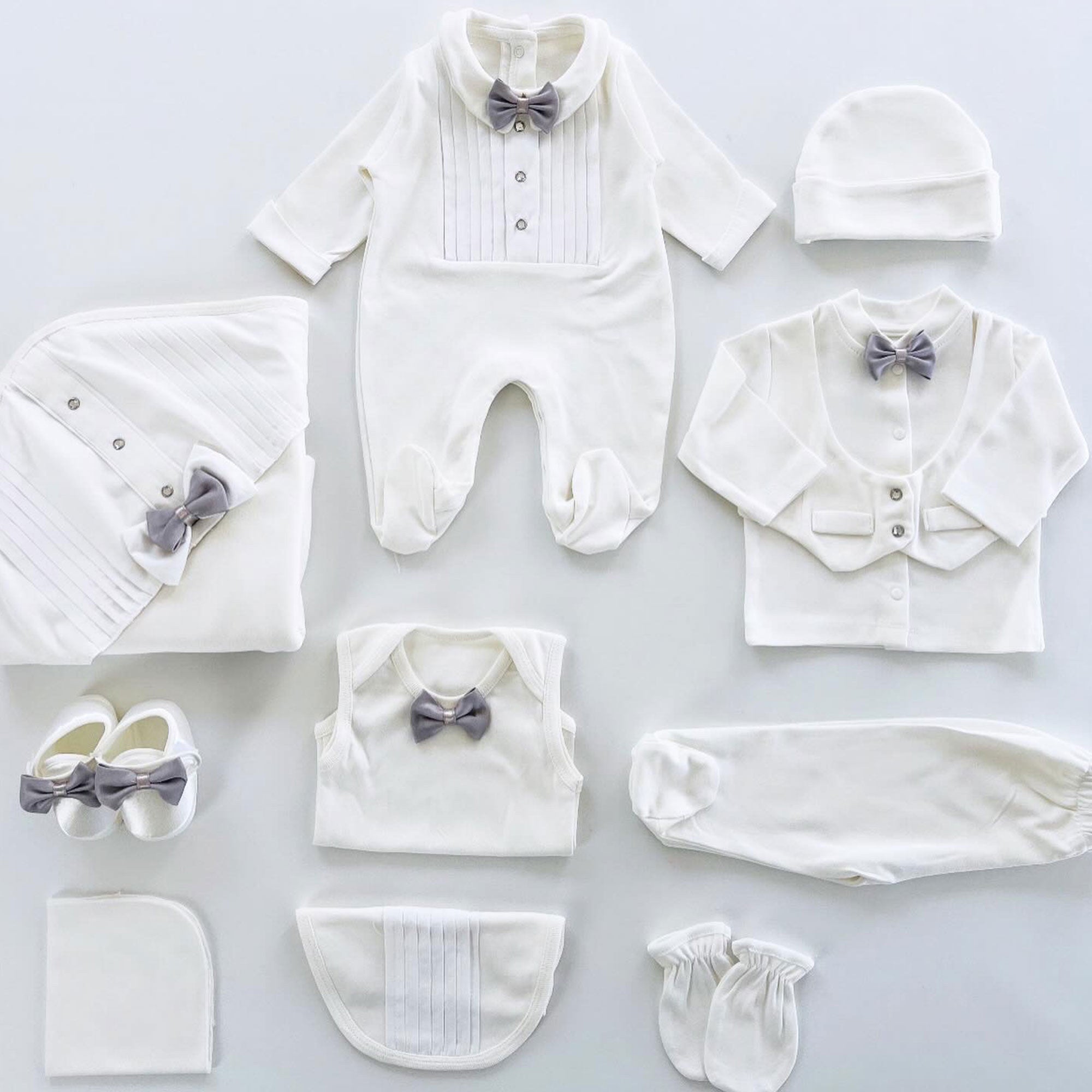 William Newborn White Coming Home Set (10 Pcs)