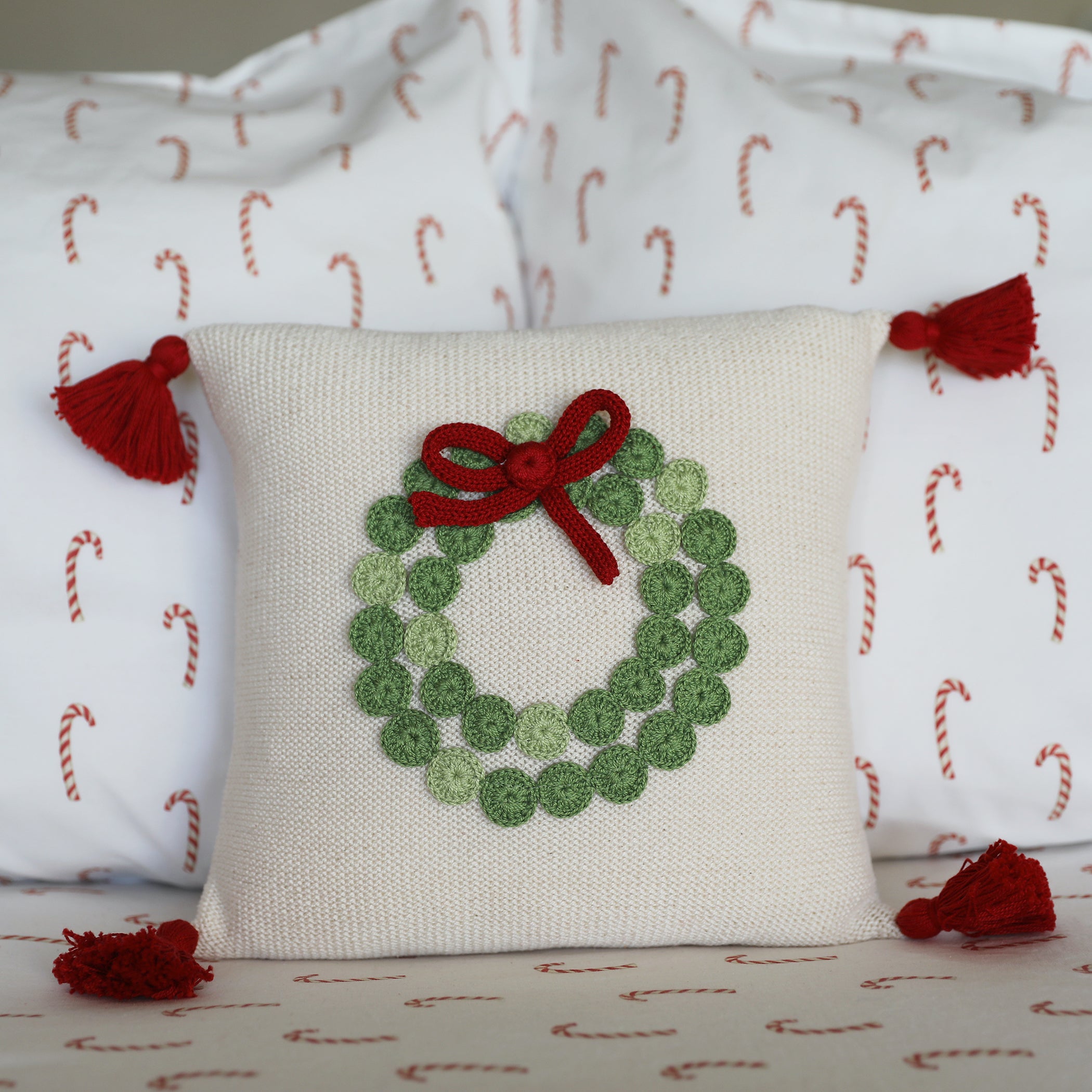 Green Wreath 10" Pillow, Ecru