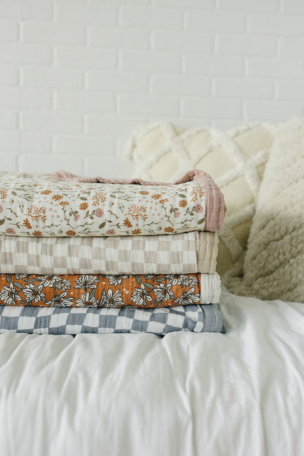 Dusty Blue Wavy Checkered Twin Muslin Quilt