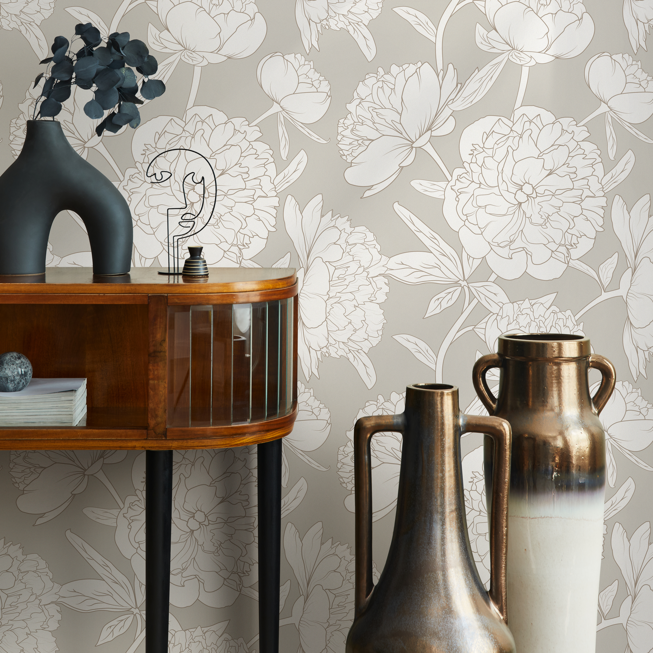 Floral Wallpaper With A Minimalist Peony Motif In Grey, Taupe, And White - Zaak