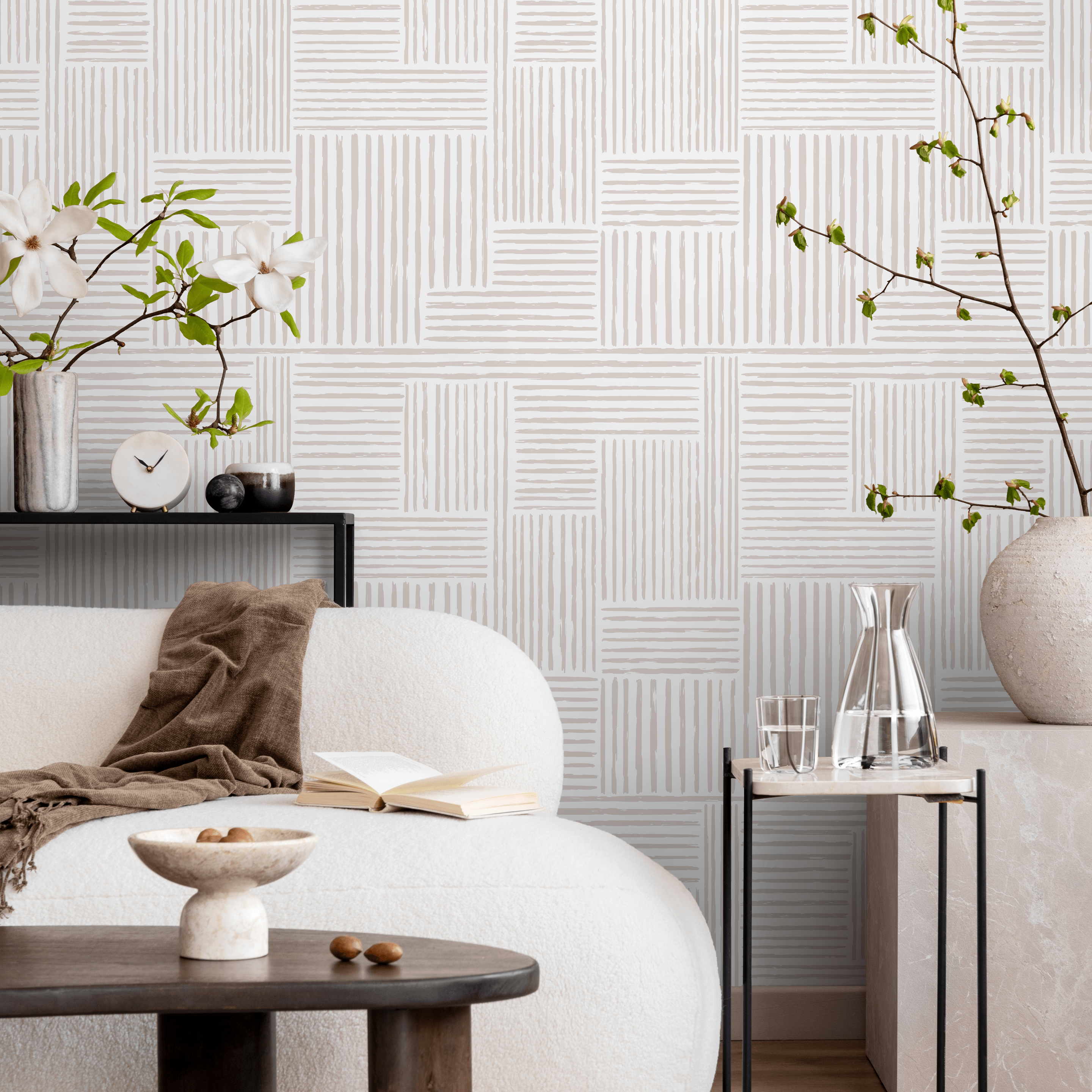Abstract Wallpaper With A Brushed Labyrinth Motif In Beige And White - Zabj