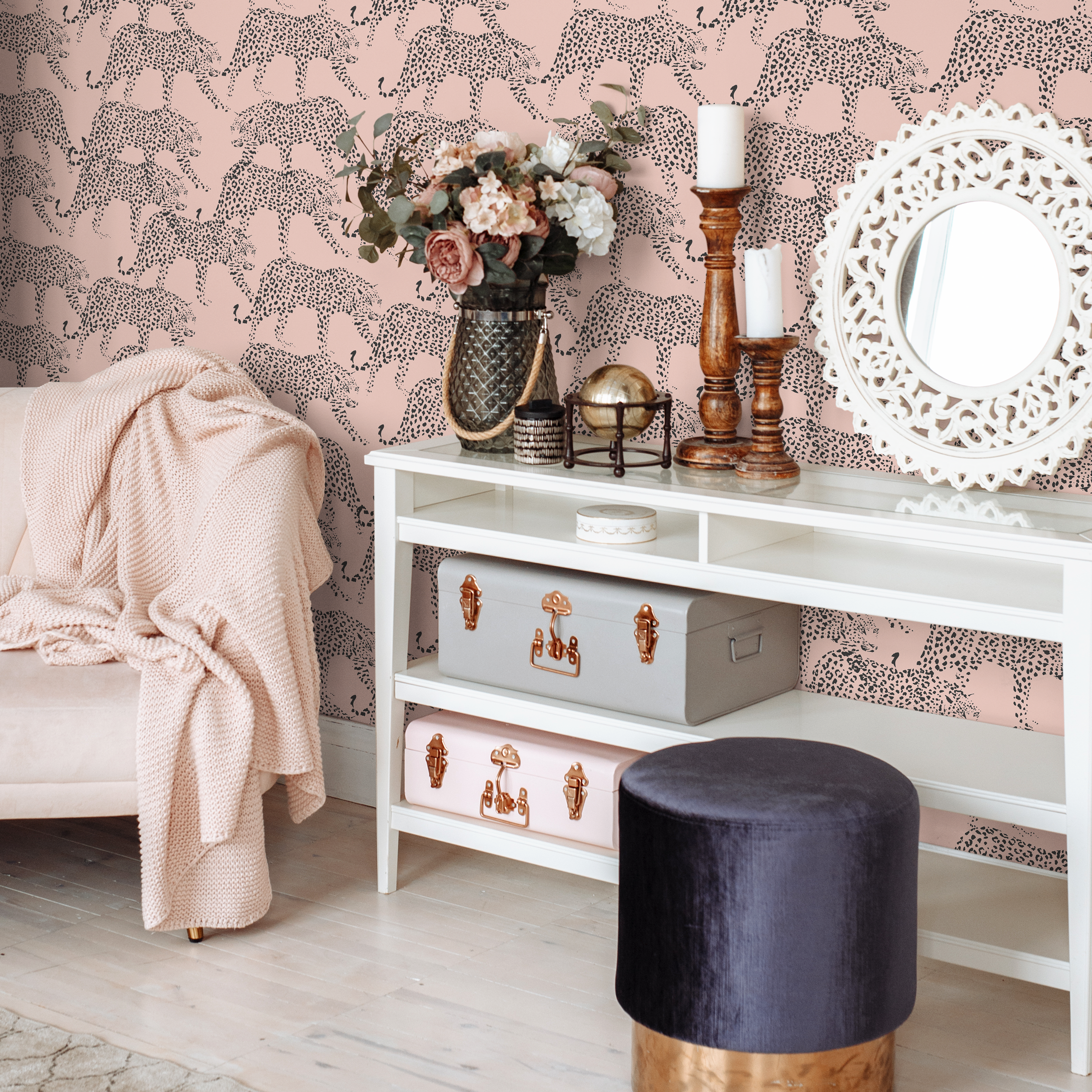 Animal Print Wallpaper Featuring A Stippled Cheetah Motif In Pink And Black - Zadm