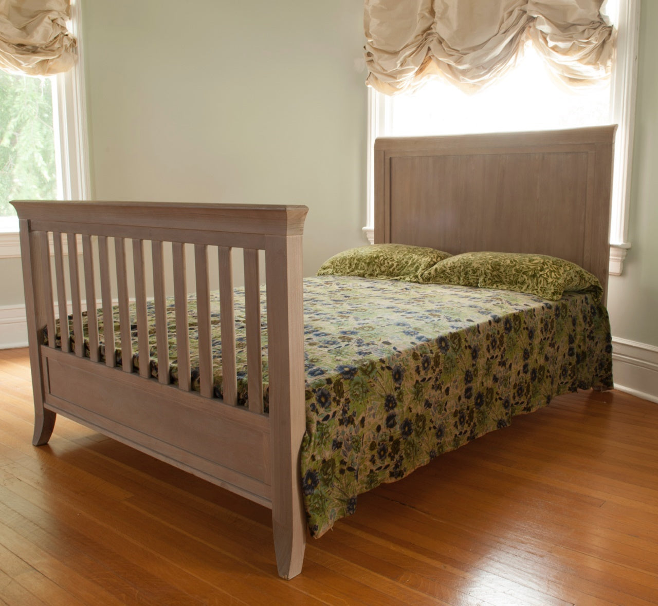 Cameo Sleigh 4-in-1 Convertible Crib