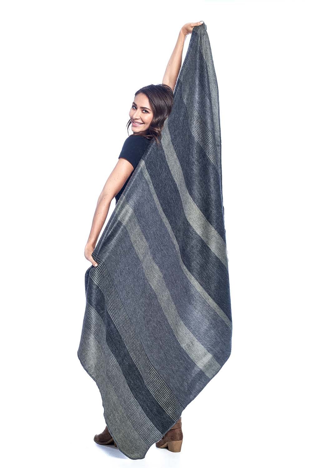 Alpaca Throw Blanket - Charcoal