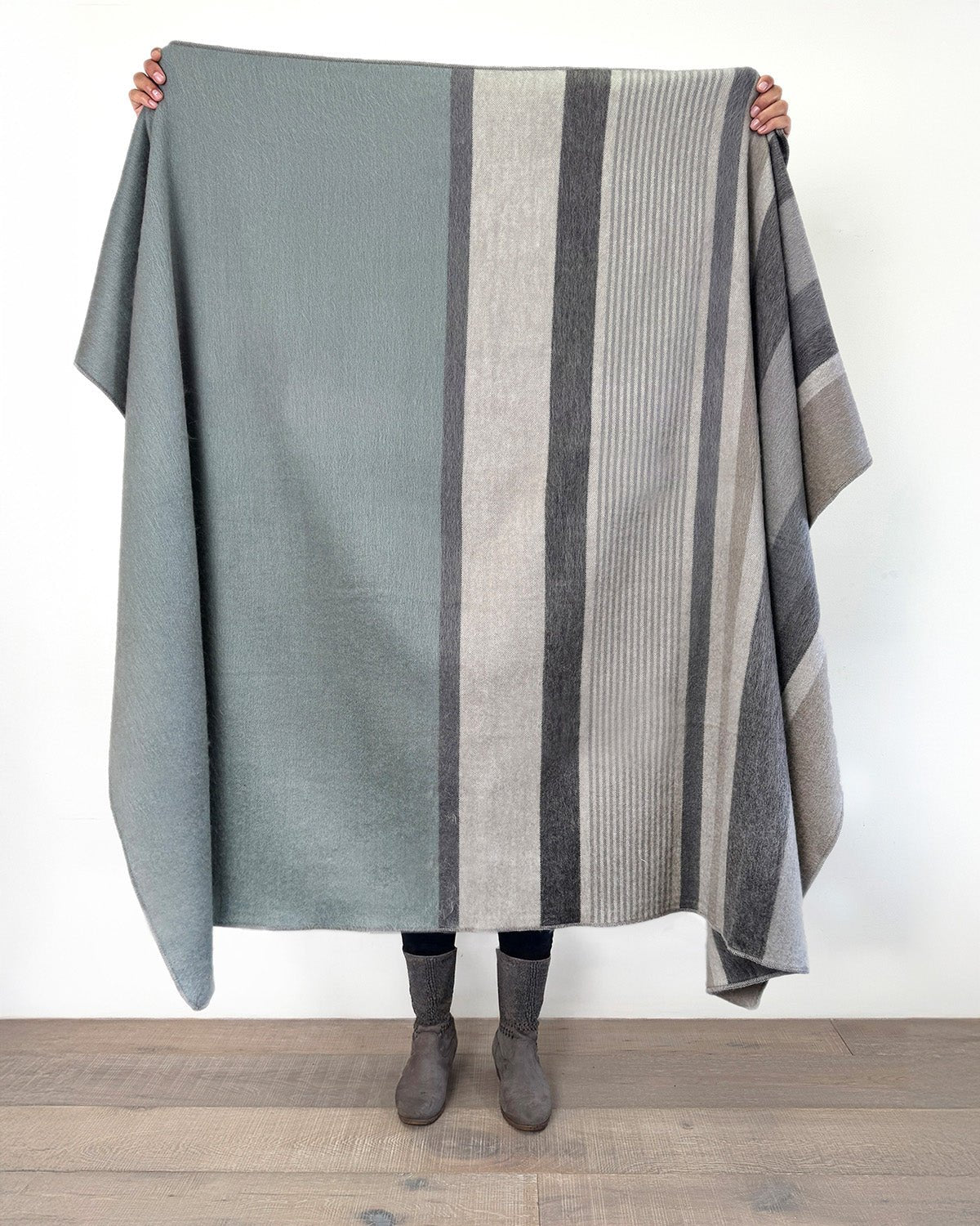 Alpaca Throw Blanket - Silverlake