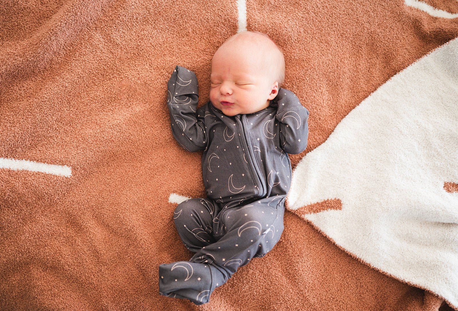 Plush Blanket - Caramel Arrow