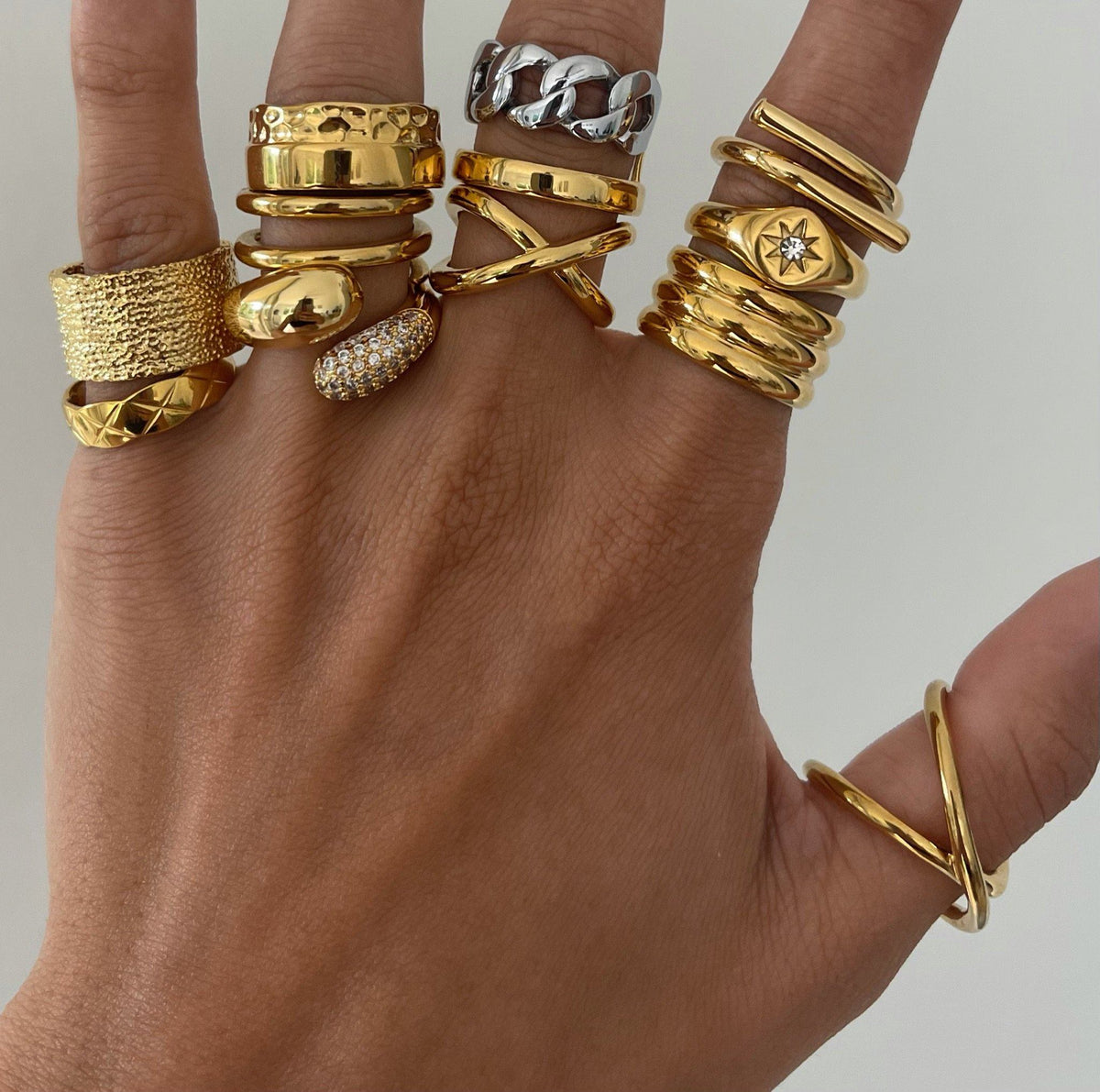 Ashton Band Ring