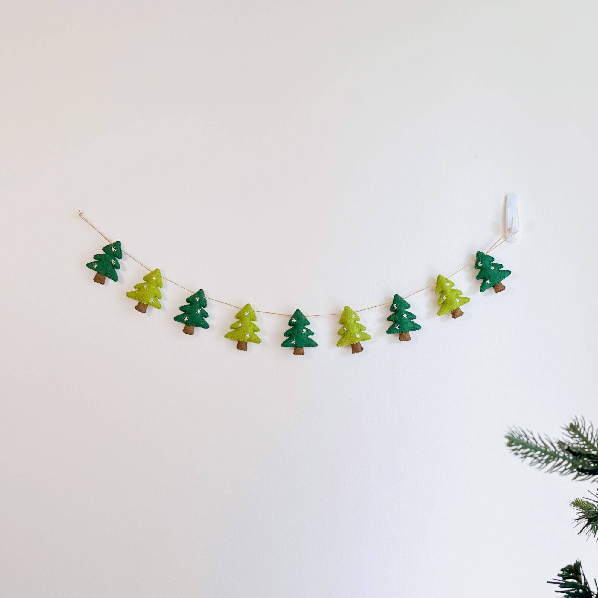 Christmas Tree Garland With Jute Thread