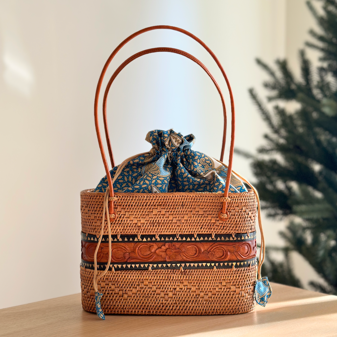 Bali Rattan Tote – Handcrafted Wood Carving Edition