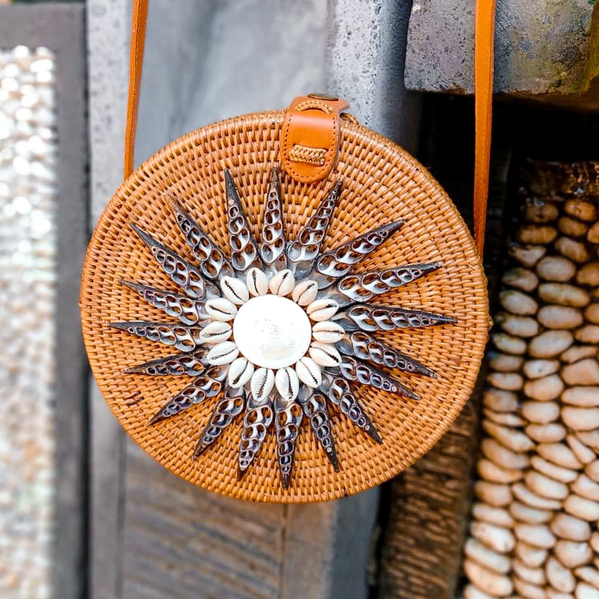 Bali Seashell Rattan Crossbody Bag - Luna