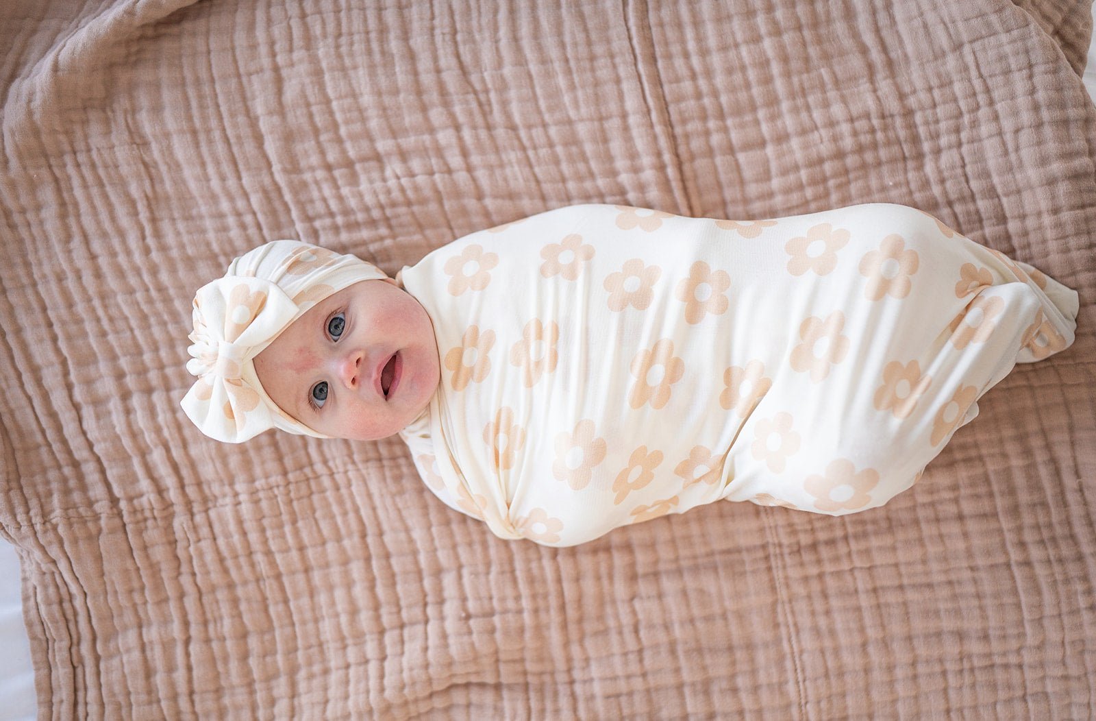Bamboo Stretch Swaddle - Blush Daisy