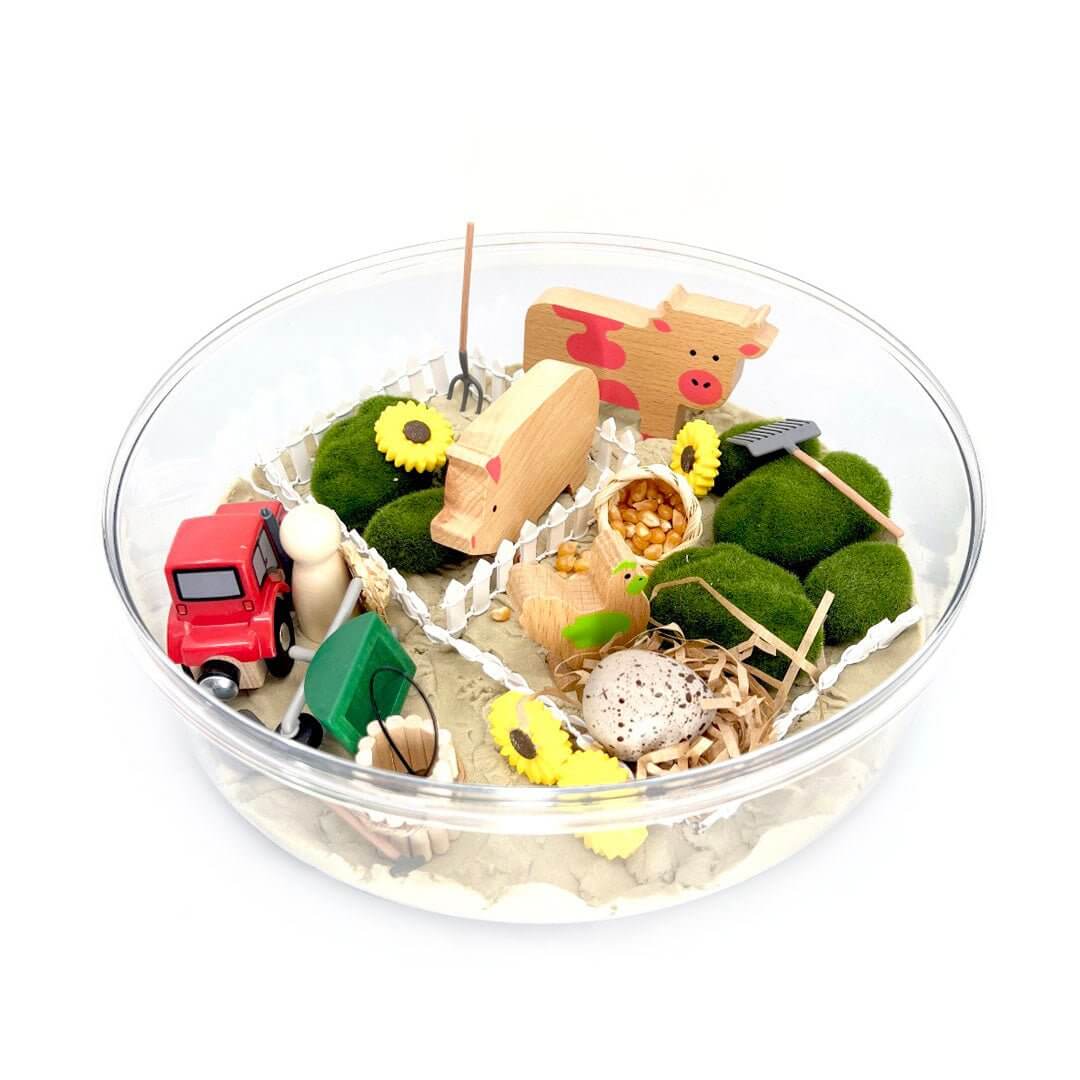 Barnyard Friends, Farm Animal Set With Kinetic Sand