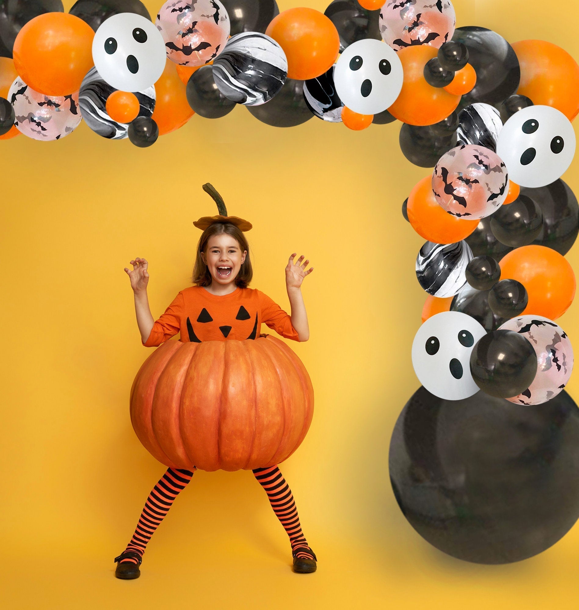 Classic Halloween Balloon Garland Kit– Black, Orange, Ghost & Bats