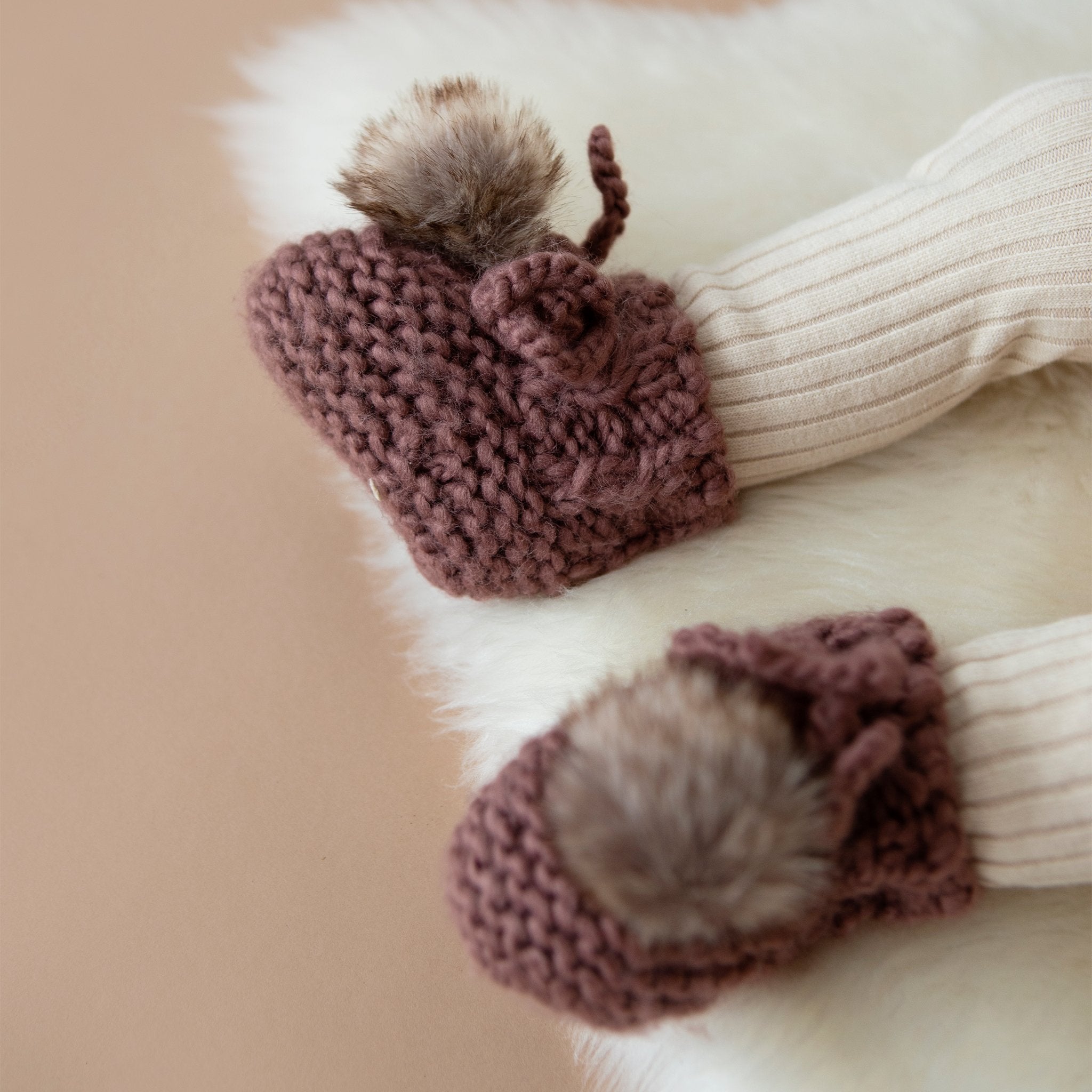 Booties With Pom, Mauve