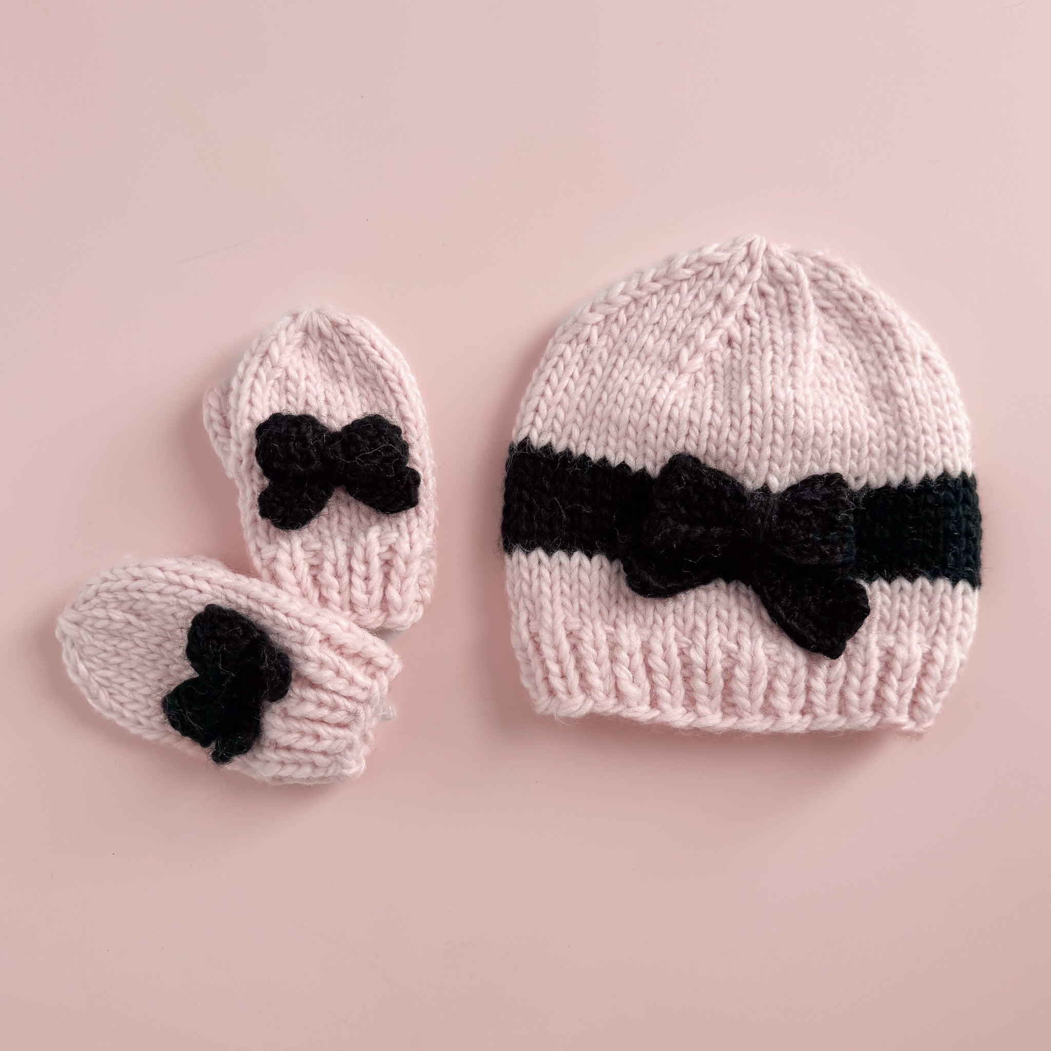 Bow Mittens, Baby Pink/black