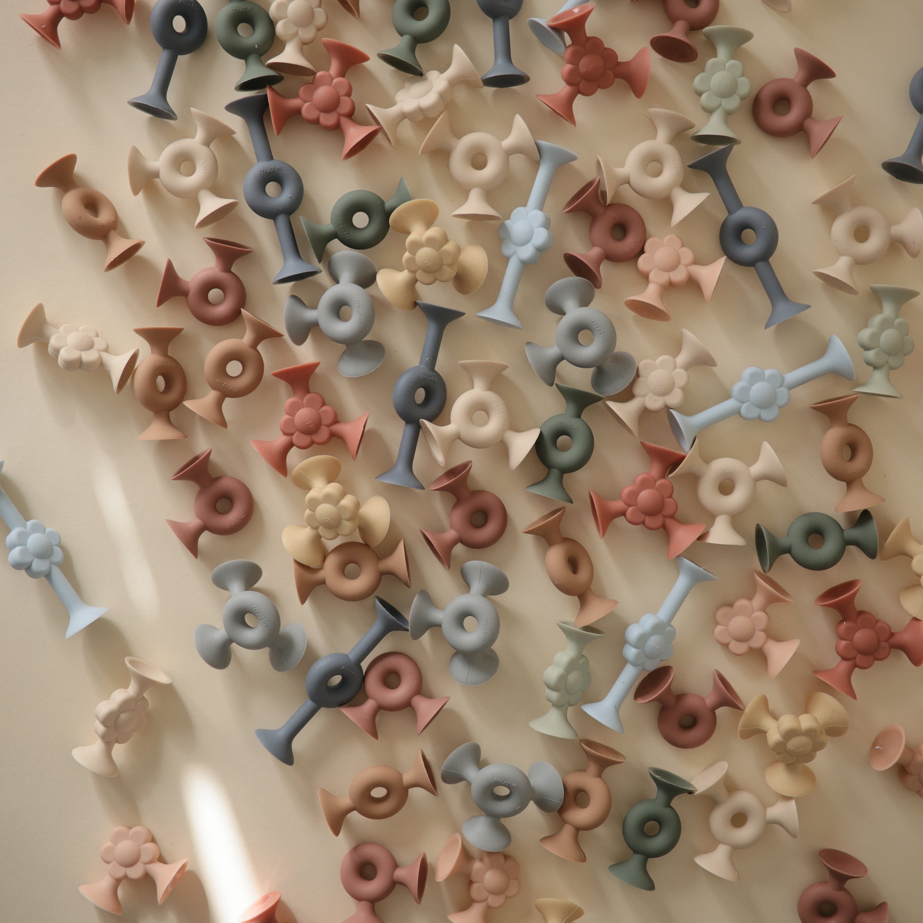 Silicone Suction Builders (daisy)