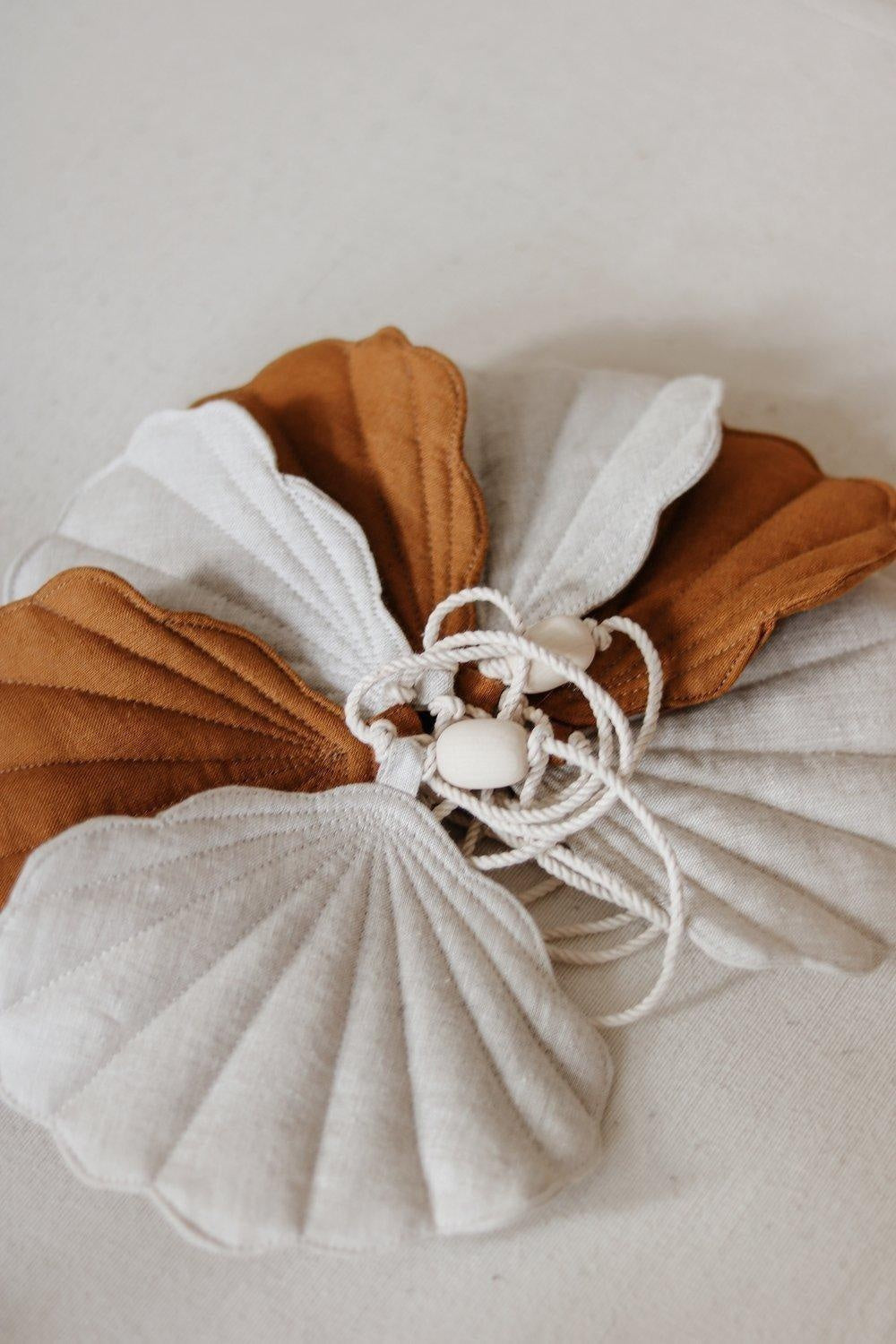 Linen Caramel Garland With Shells