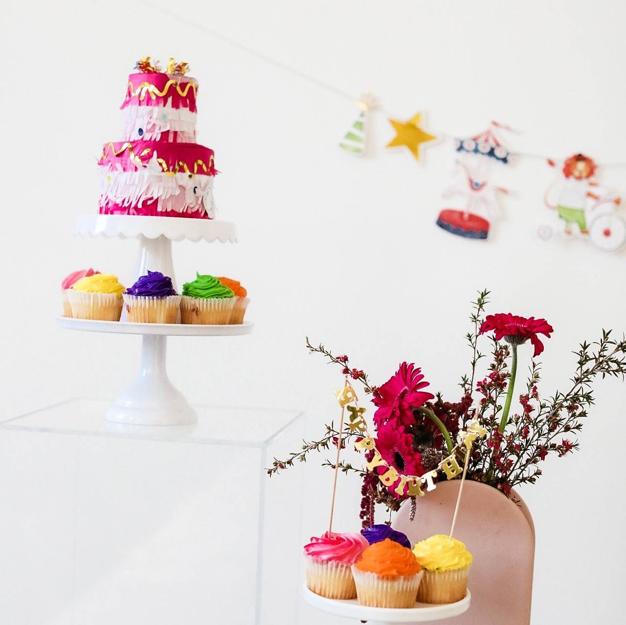 Carnival Banner (8 Ft)