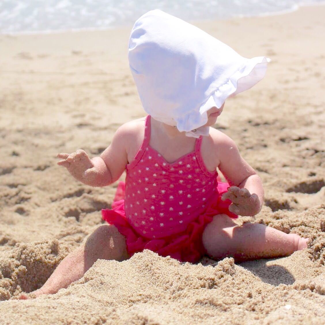 Bonnet In Classic Ruffles