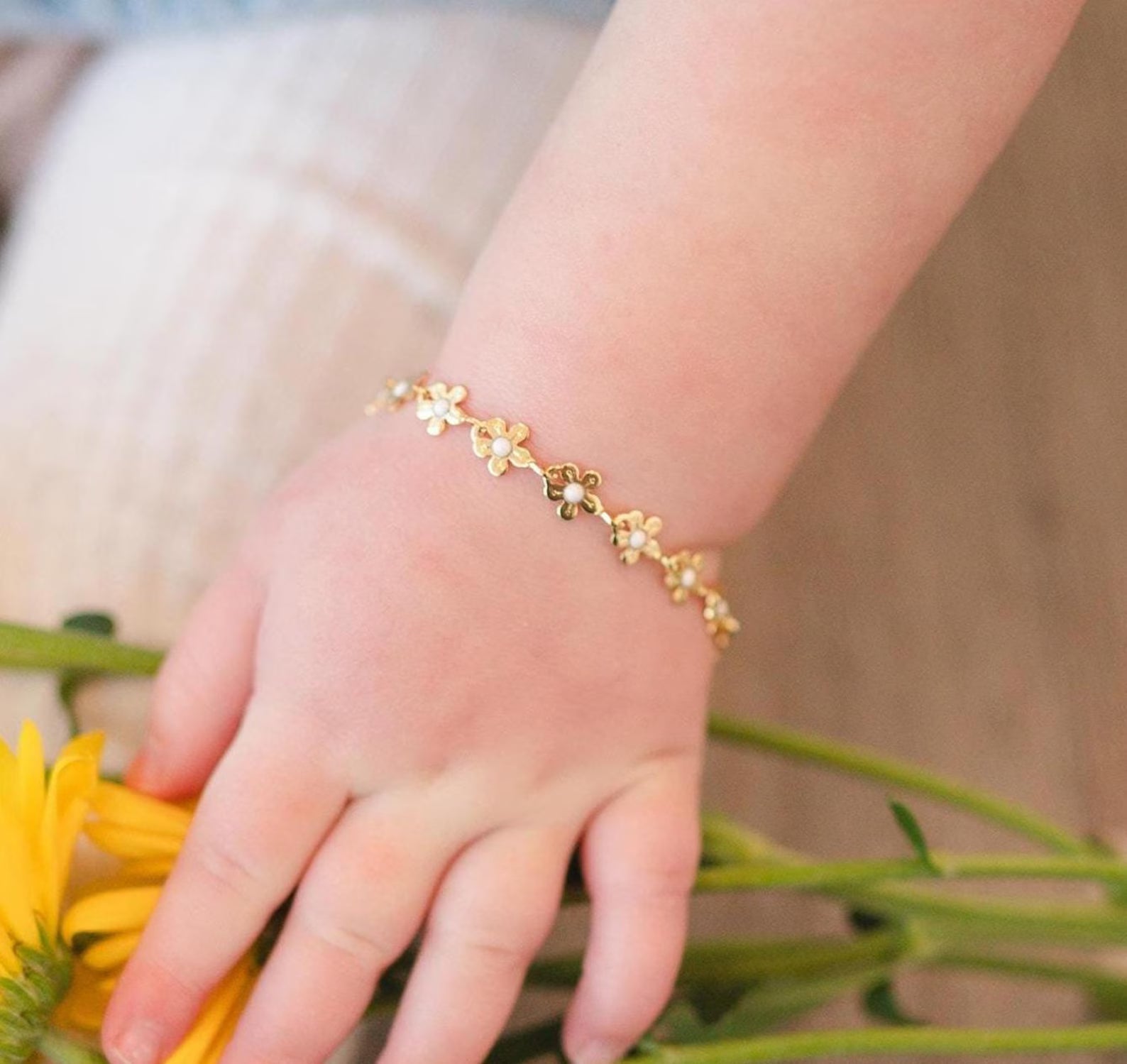 Gold Daisy Chain Bracelet