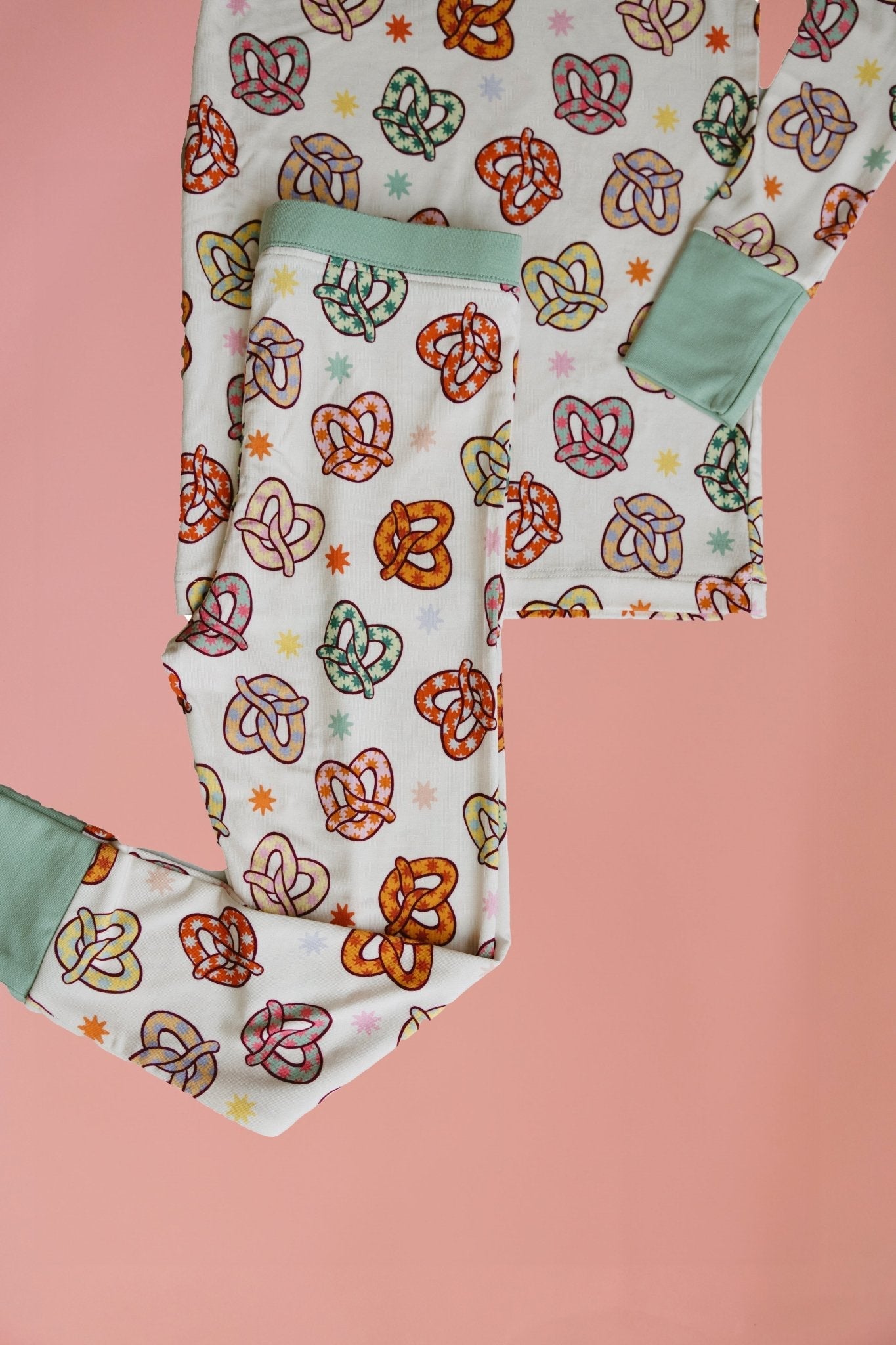 Colorful Pretzel Two Piece Set