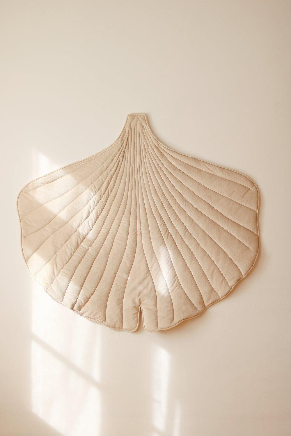 Velvet Cream Ginkgo Leaf Mat