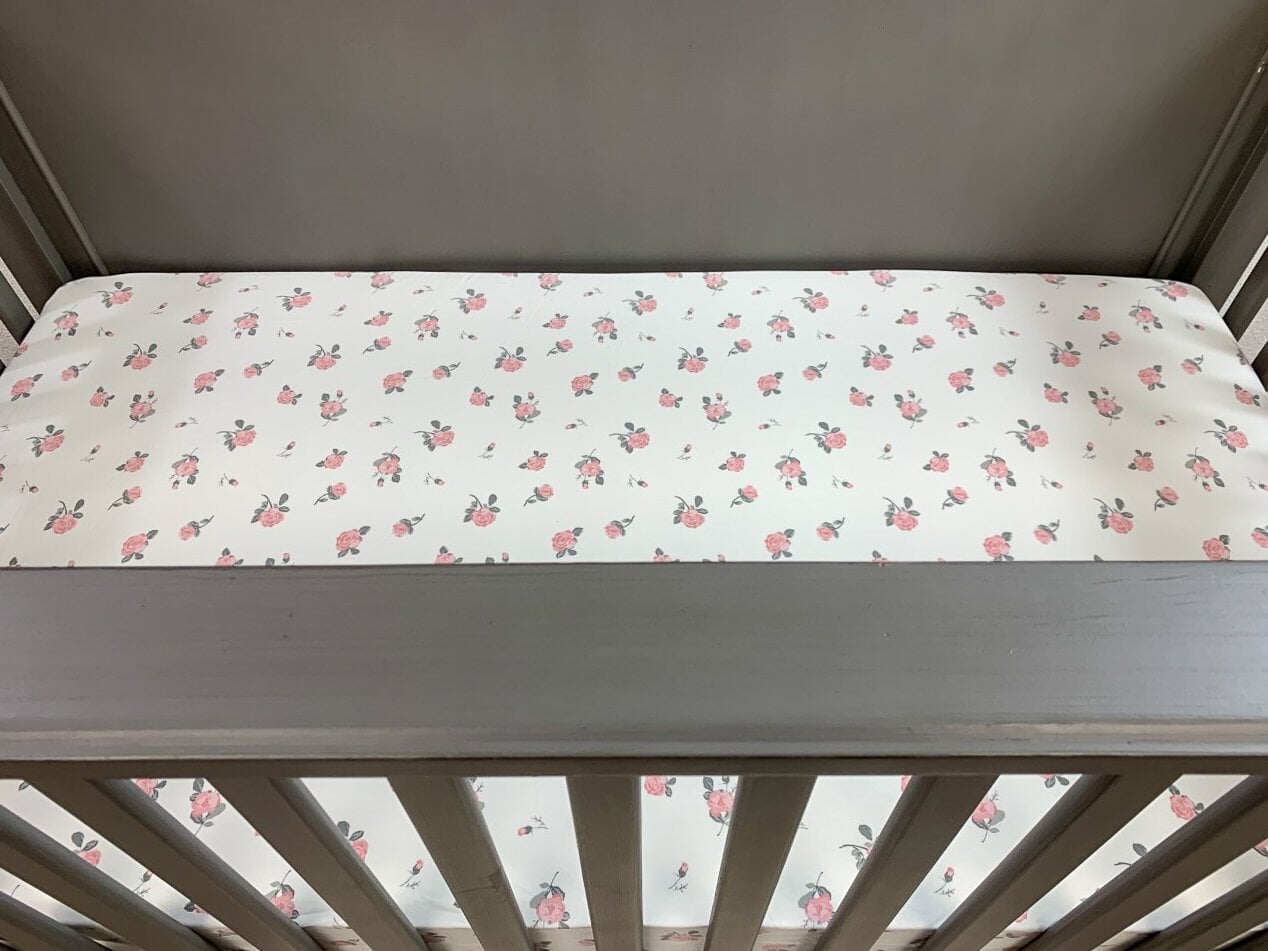 Crib Sheet - Roses White