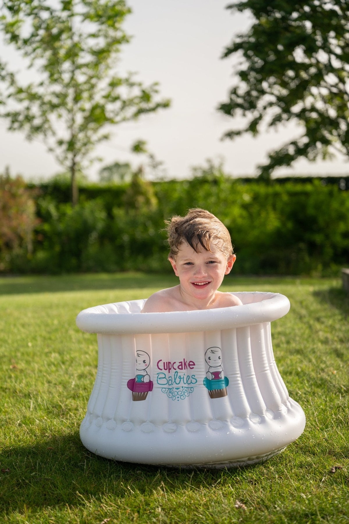 Big Bath White & Inflator (suitable From 1 Year Up To 8 Years)