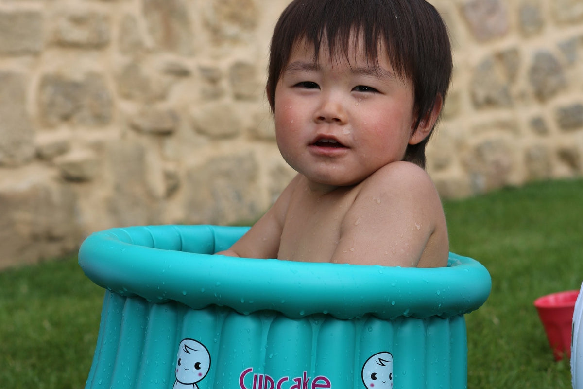 Small Bath Turquoise & Travel Pouch & Inflator (suitable From Birth Up To 1 Year)