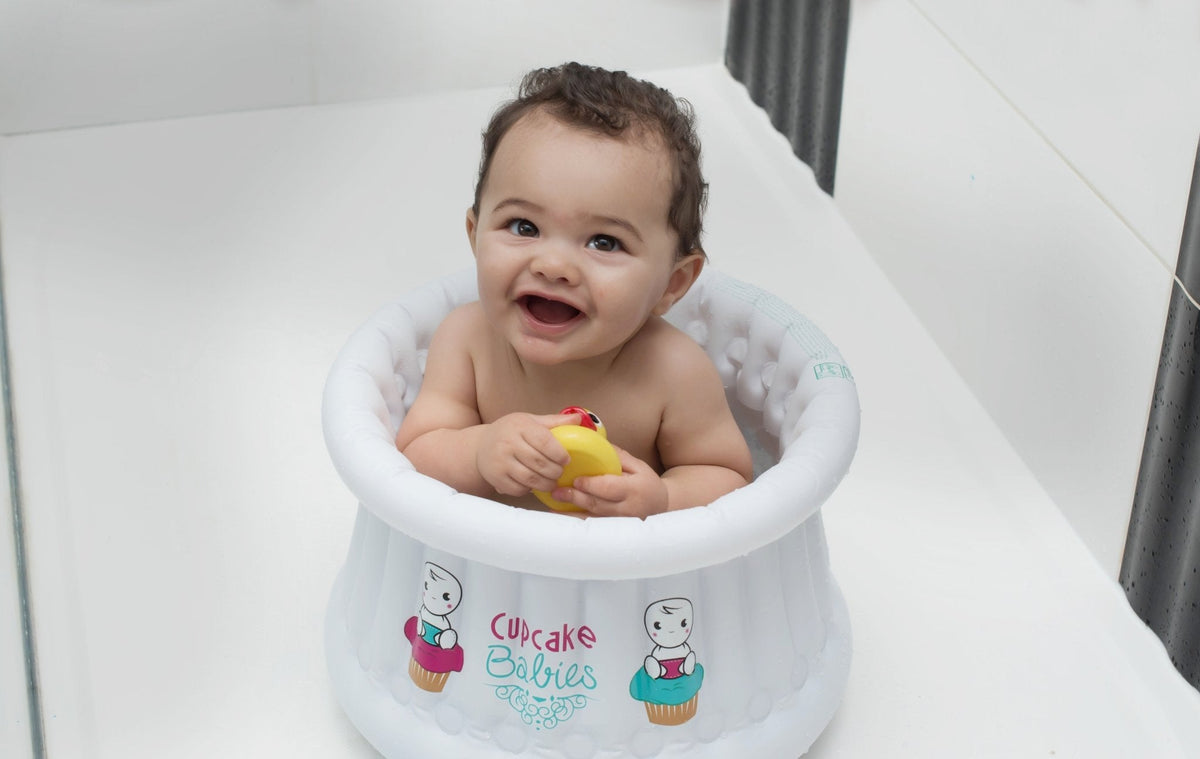 Small Bath White & Travel Pouch & Inflator (suitable From Birth Up To 1 Year)
