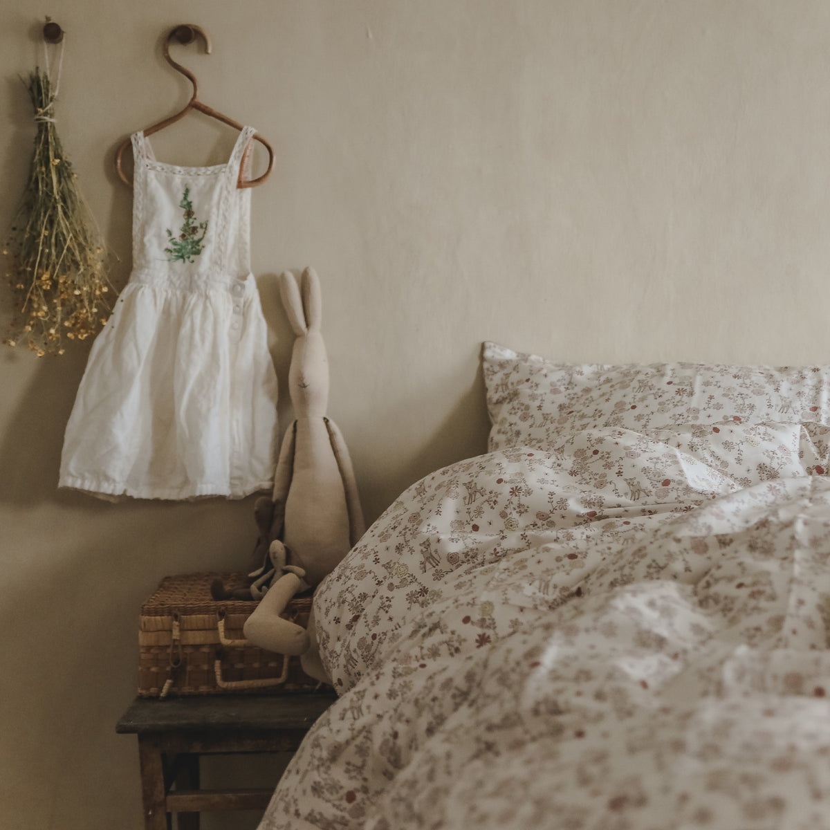 Into The Woodlands Twin Set - Ivory