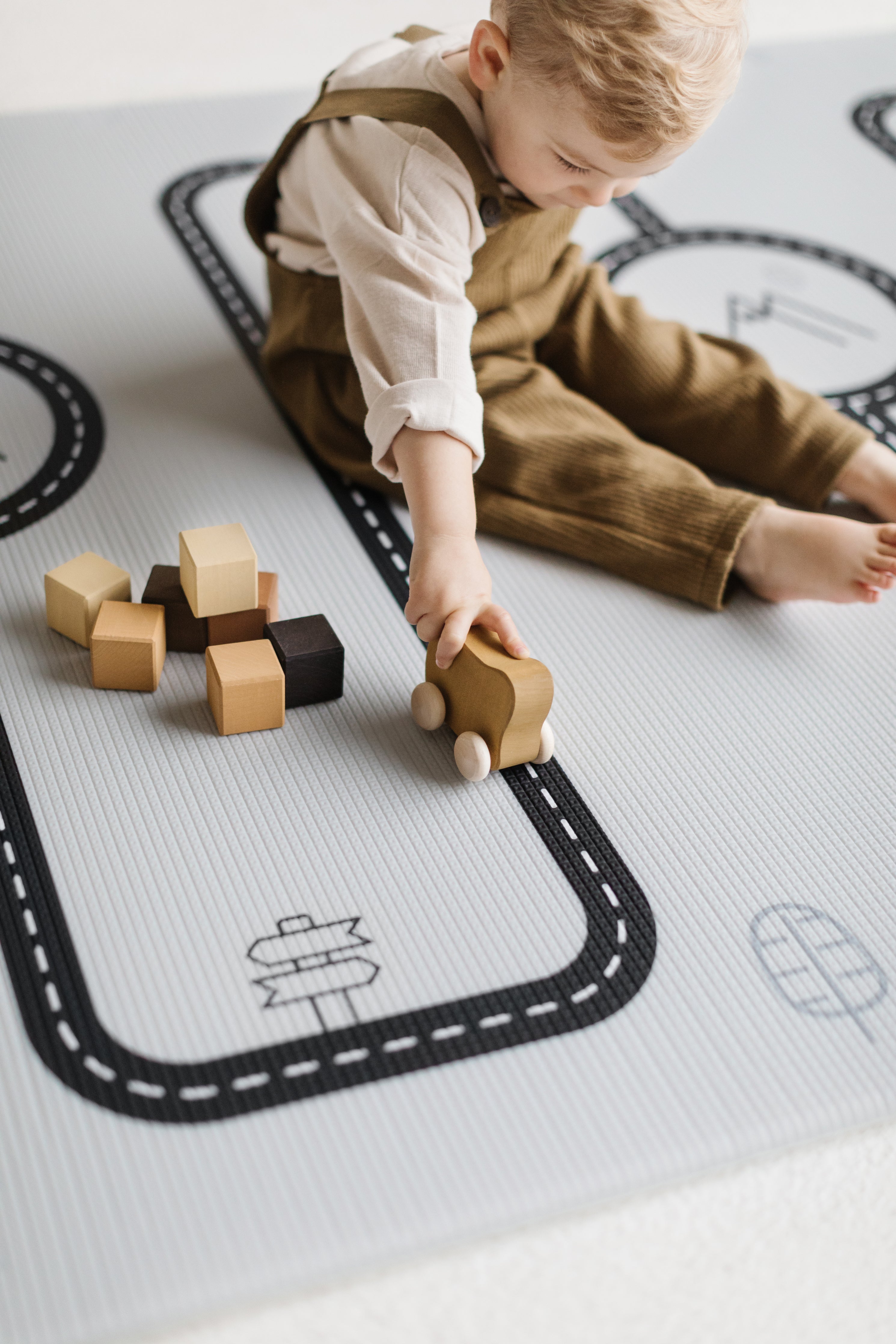 Little Bot Baby Play Mat (ofie Mat, Country Road + Triangle)