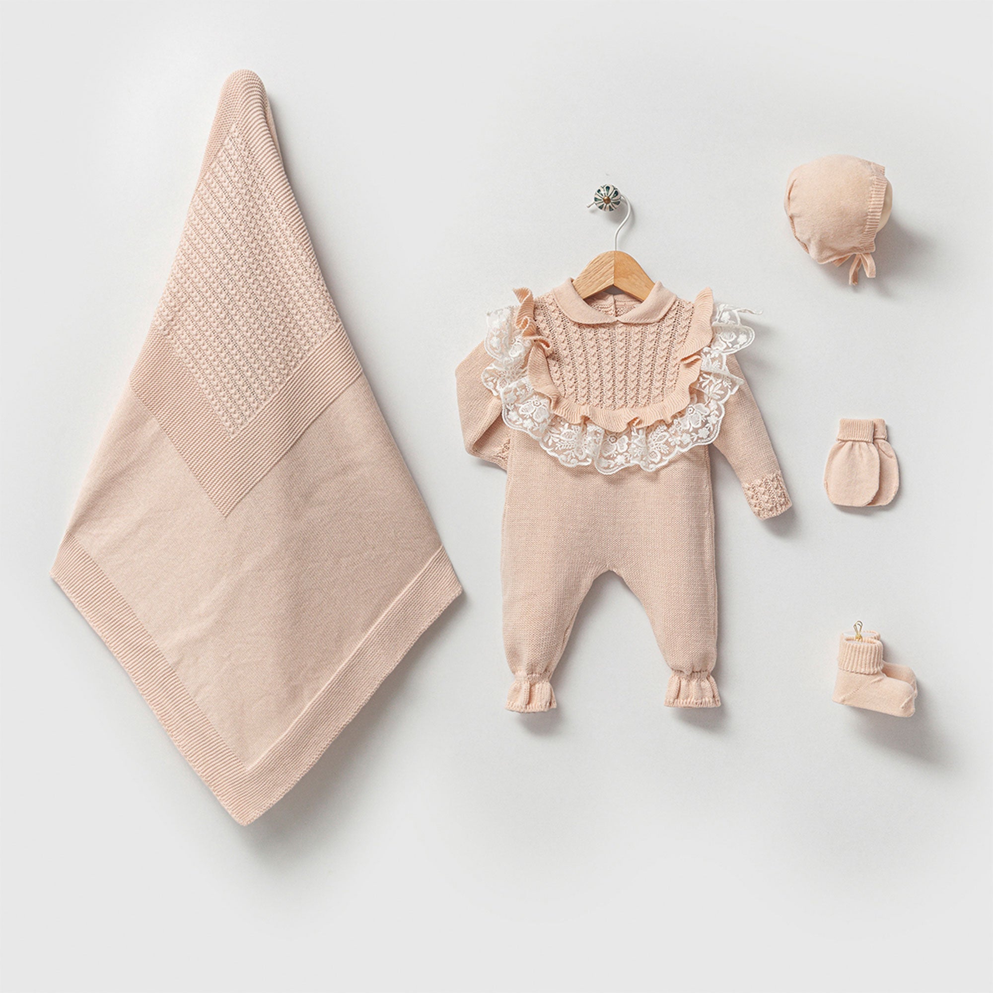 Daphne Beige Newborn Knitwear Coming Home Set (5 Pcs)