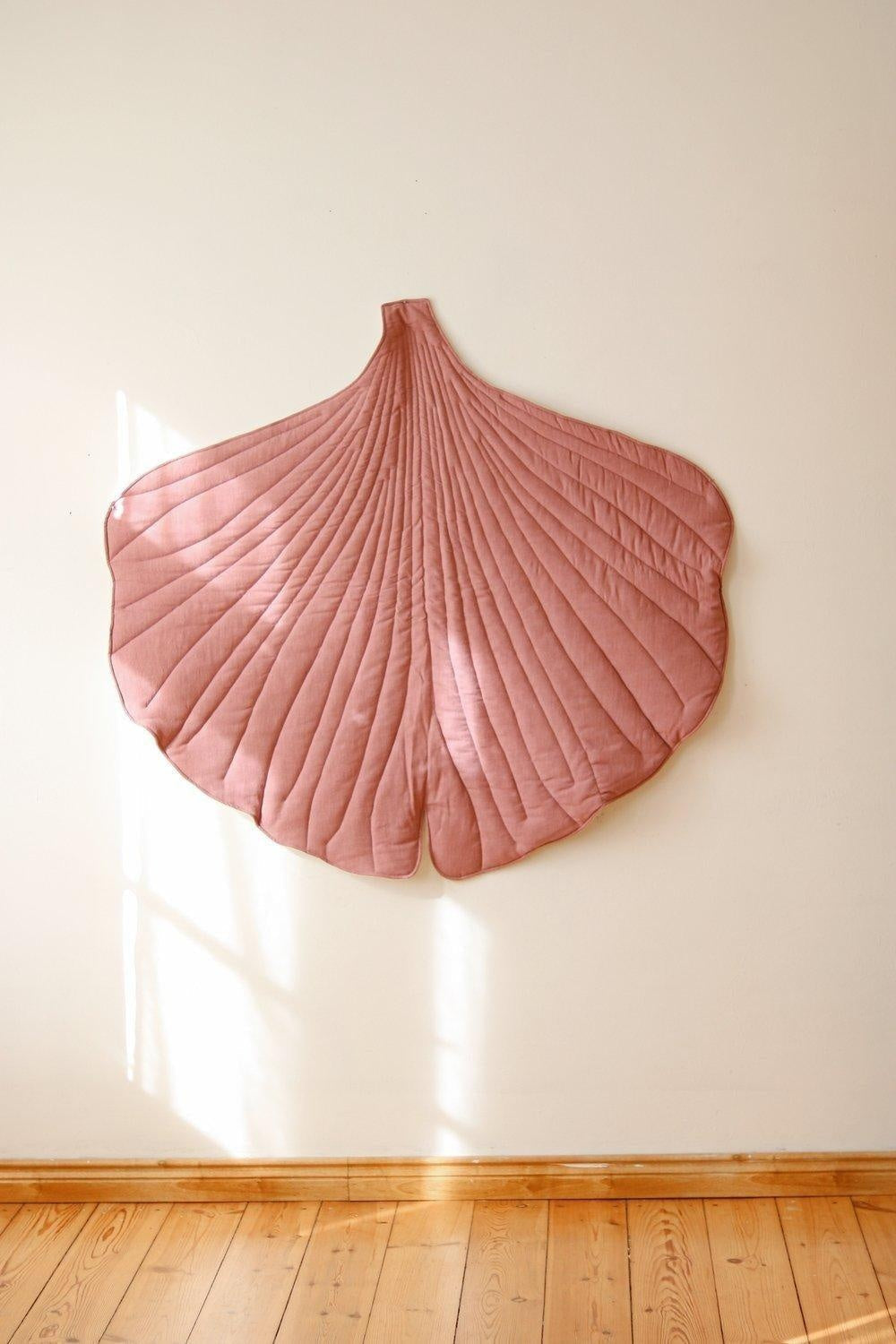 Linen Dirty Pink Ginkgo Leaf Mat