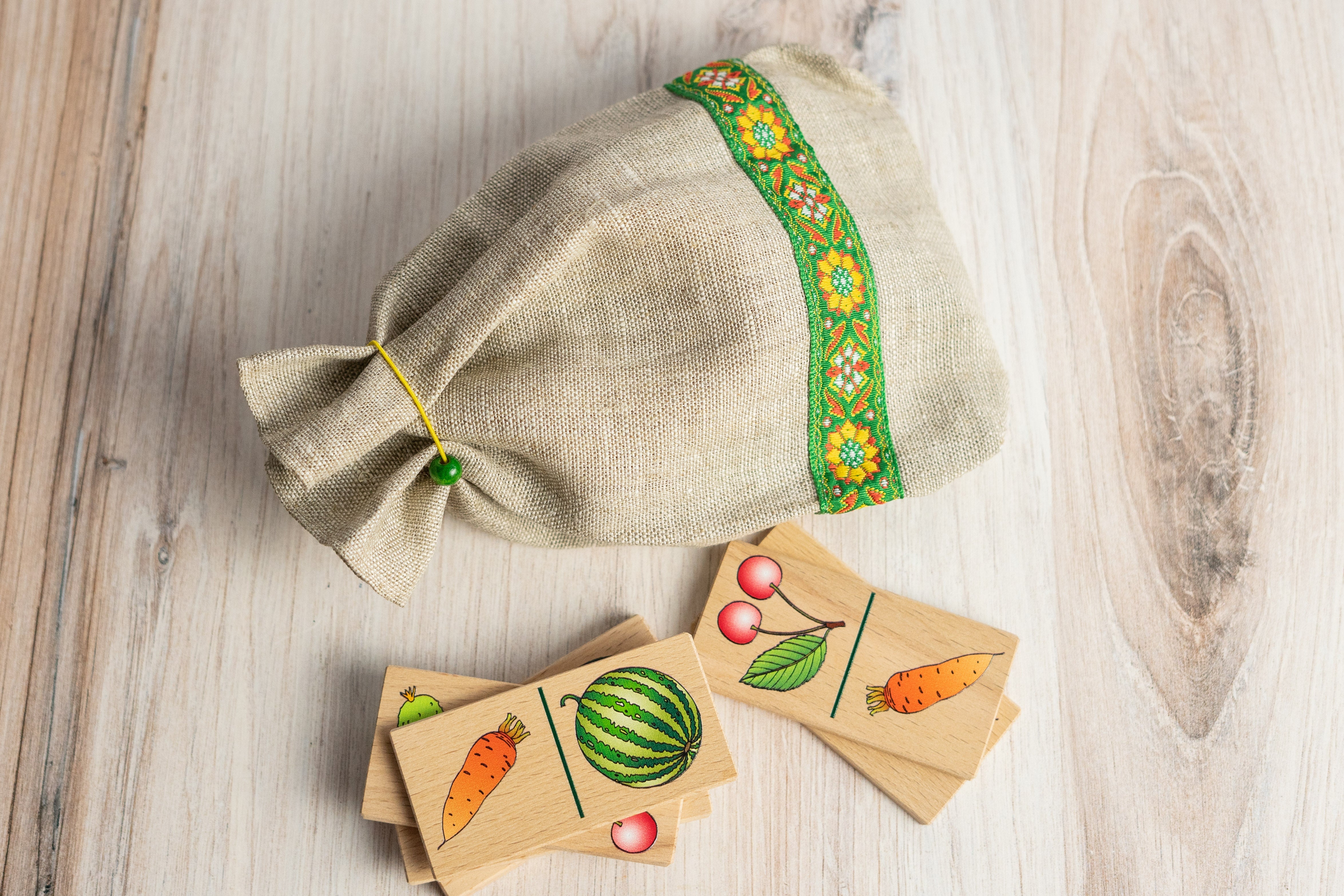 Wooden Fruits/ Vegetables Domino Game For Preschoolers In Linen Bag