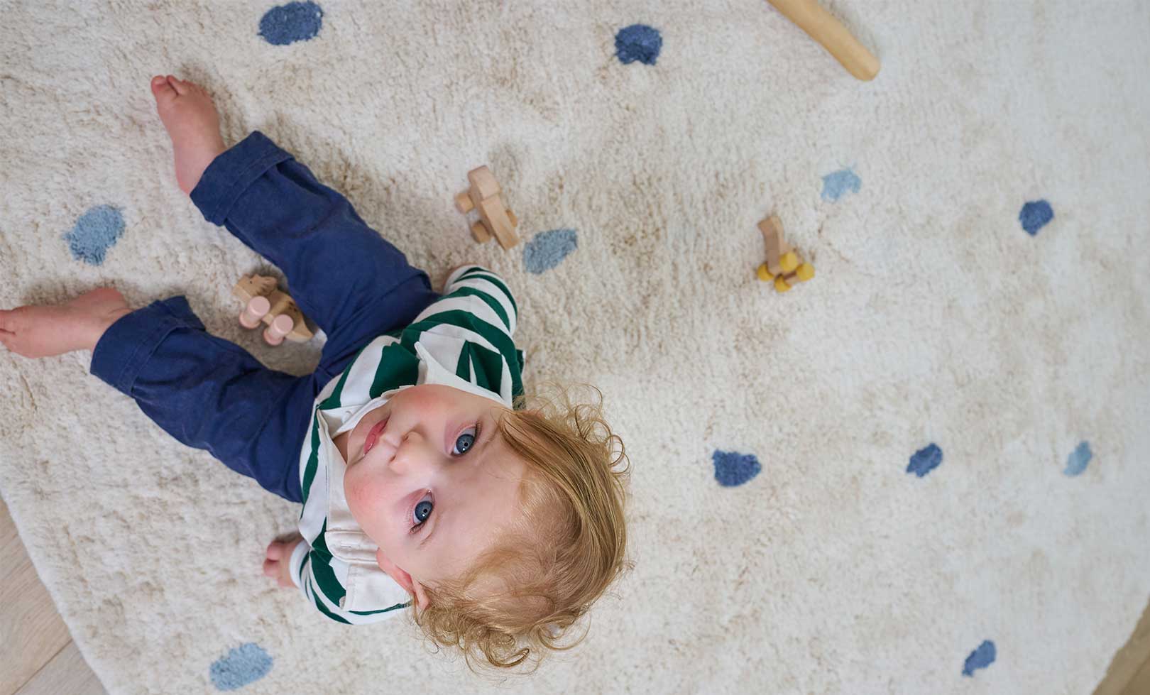 Dotted Washable Organic Cotton Rug In Blue