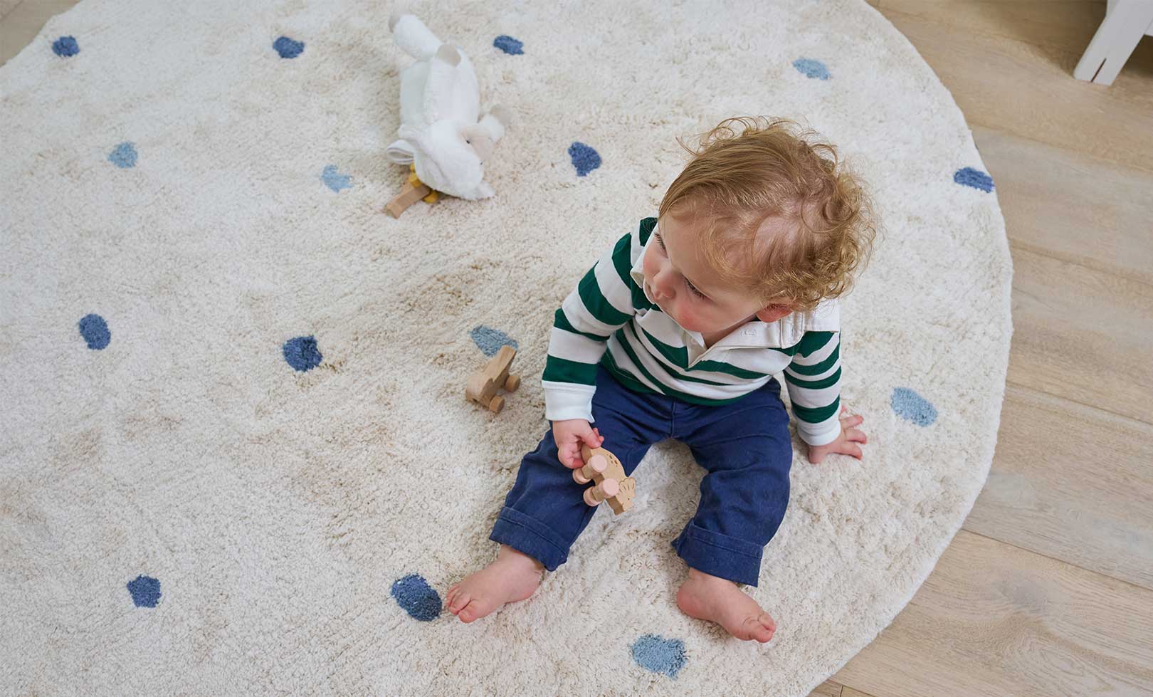 Dotted Washable Organic Cotton Rug In Blue