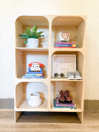 Grace- Modern Toy Shelf