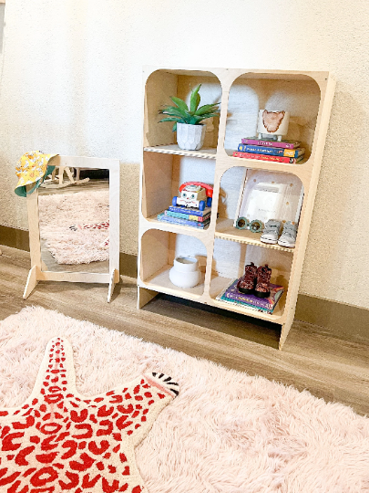 Grace- Modern Toy Shelf