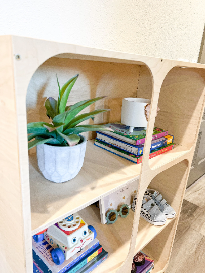 Grace- Modern Toy Shelf