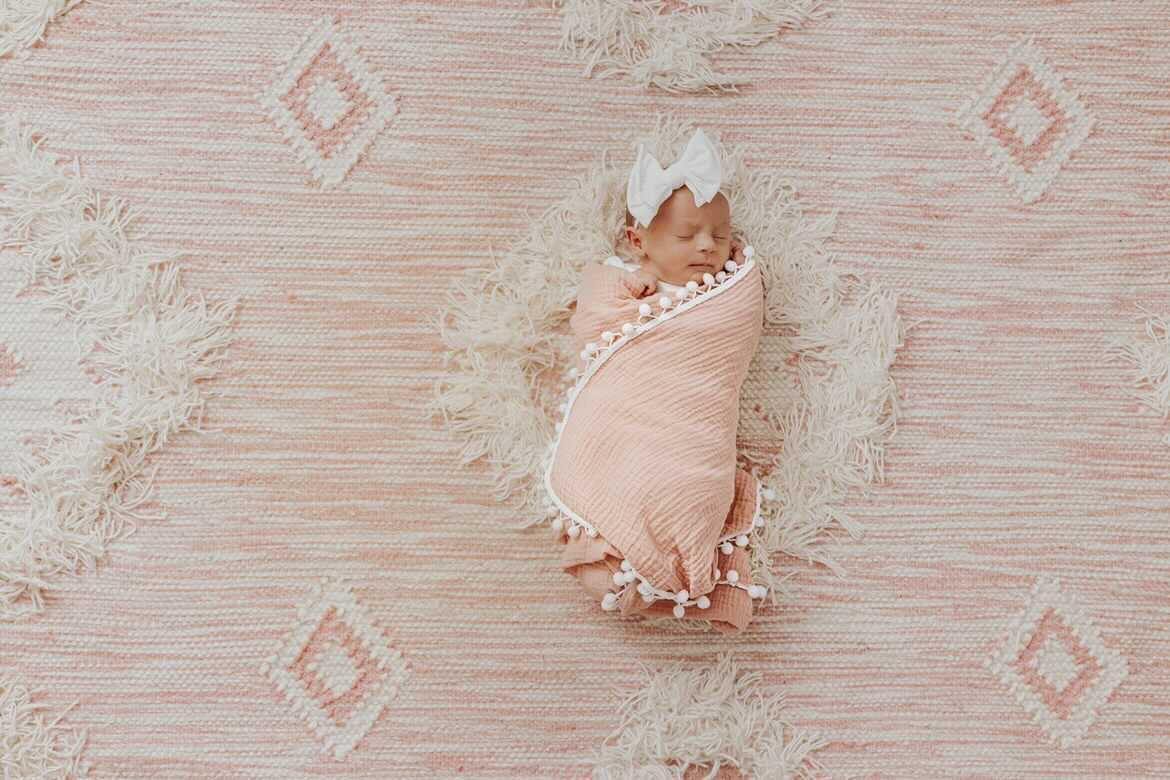 Pom Swaddle Blanket - Dusty Pink
