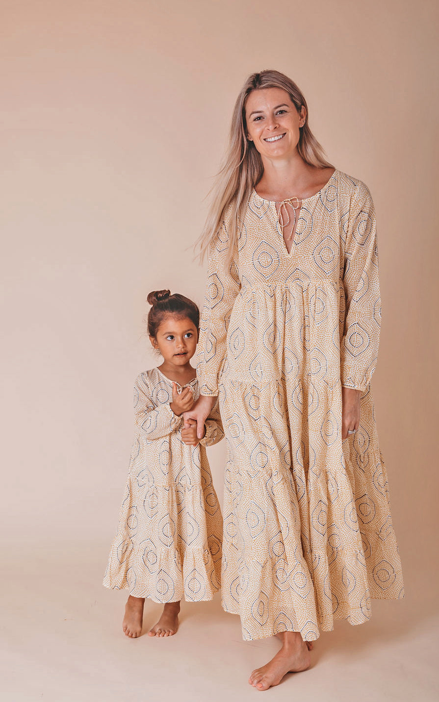Mom and daughter summer kaftan lifestyle - hero
