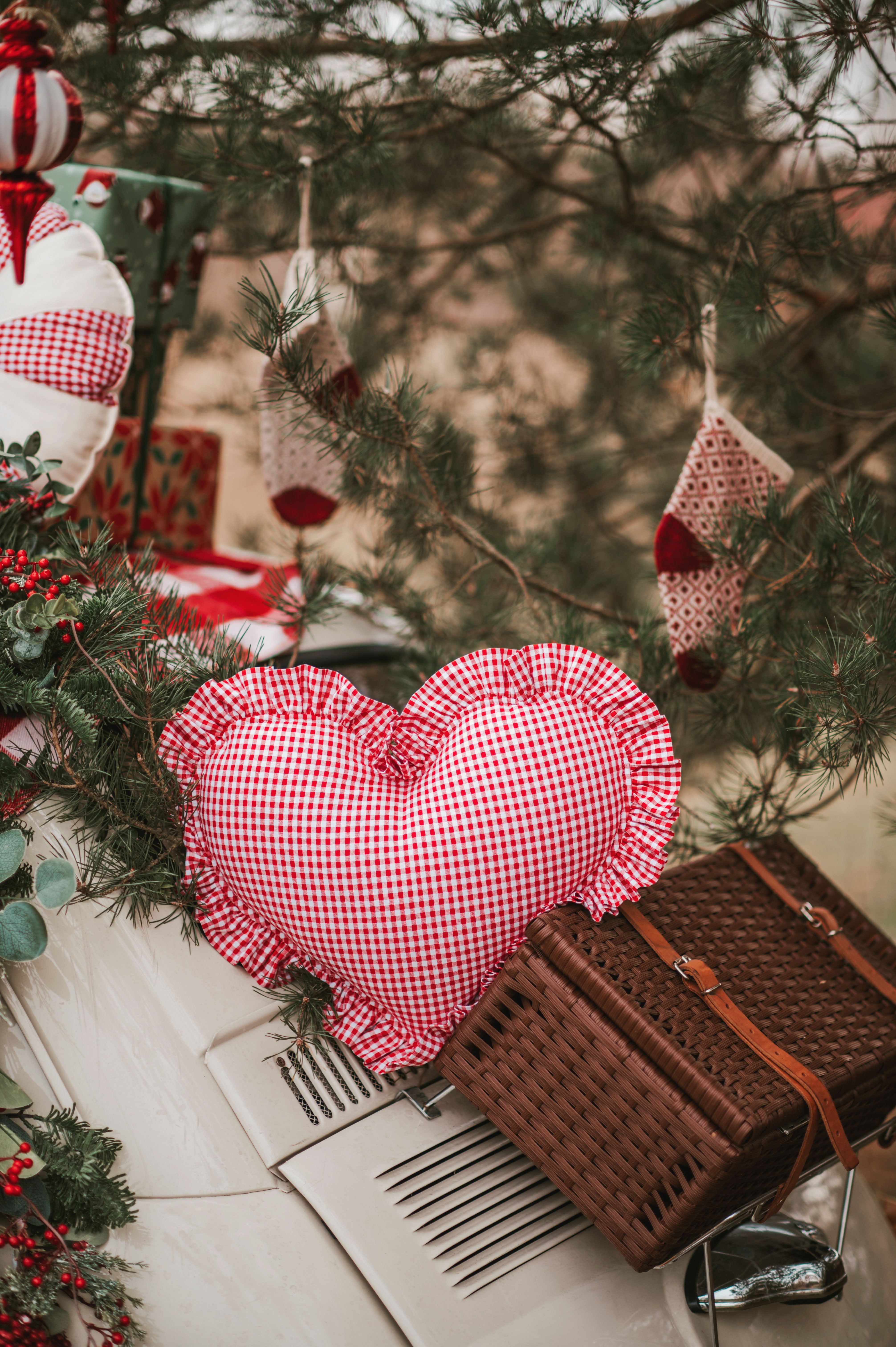 "red Checkered" Heart Pillow With Frill