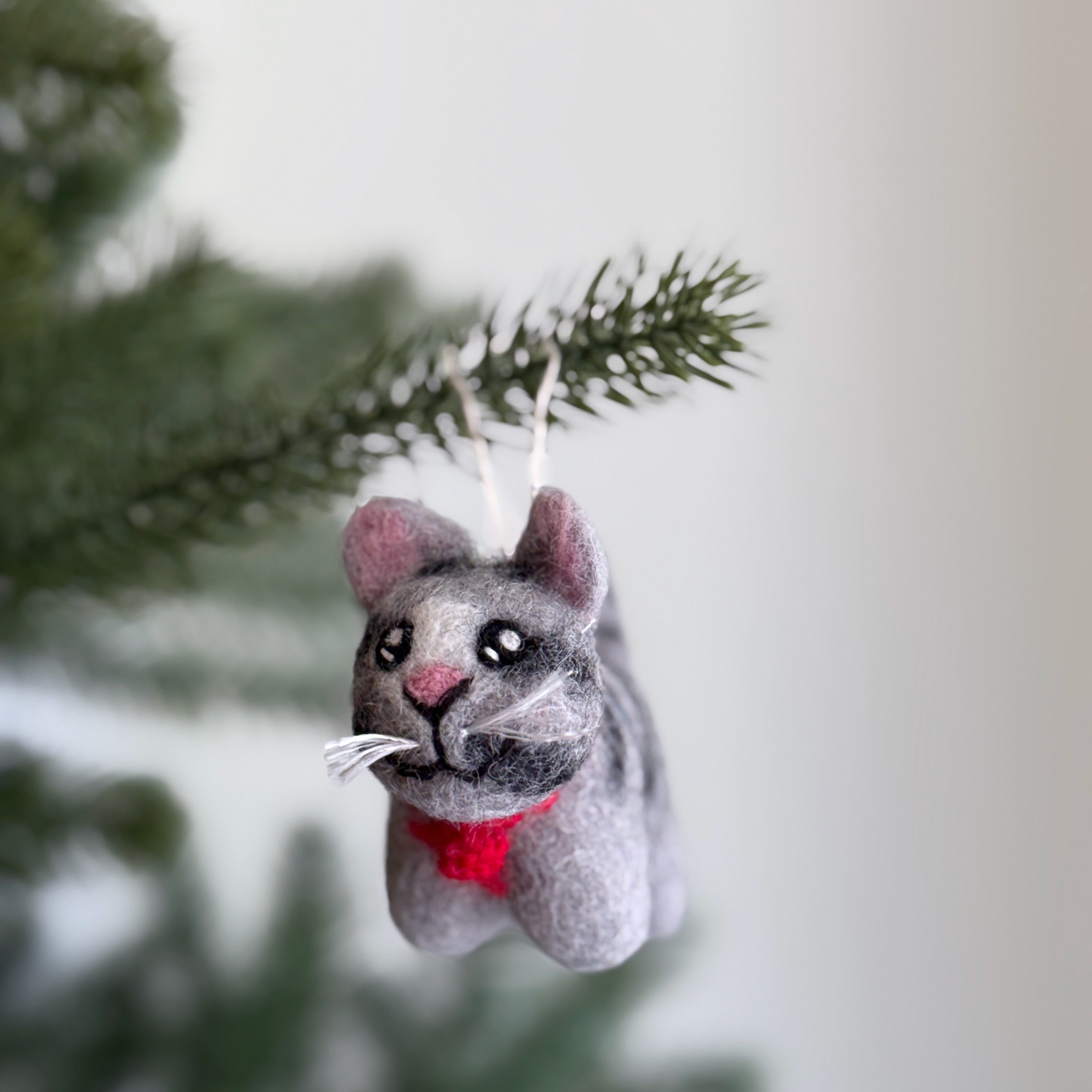 Felt Cat Ornament – Calico, Gray Tabby & Tuxedo 😺✨