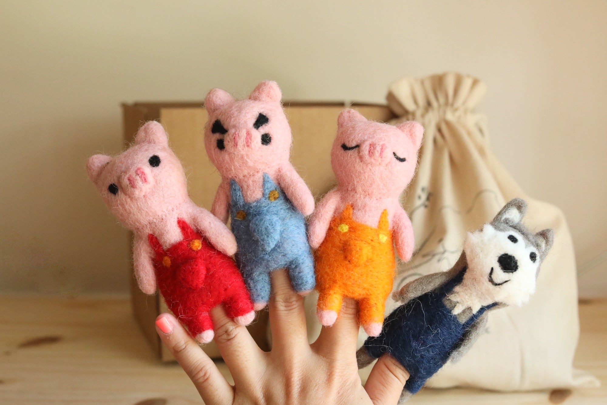 Felt Finger Puppets Set Of 4 - Three Little Pigs & Big Wolf