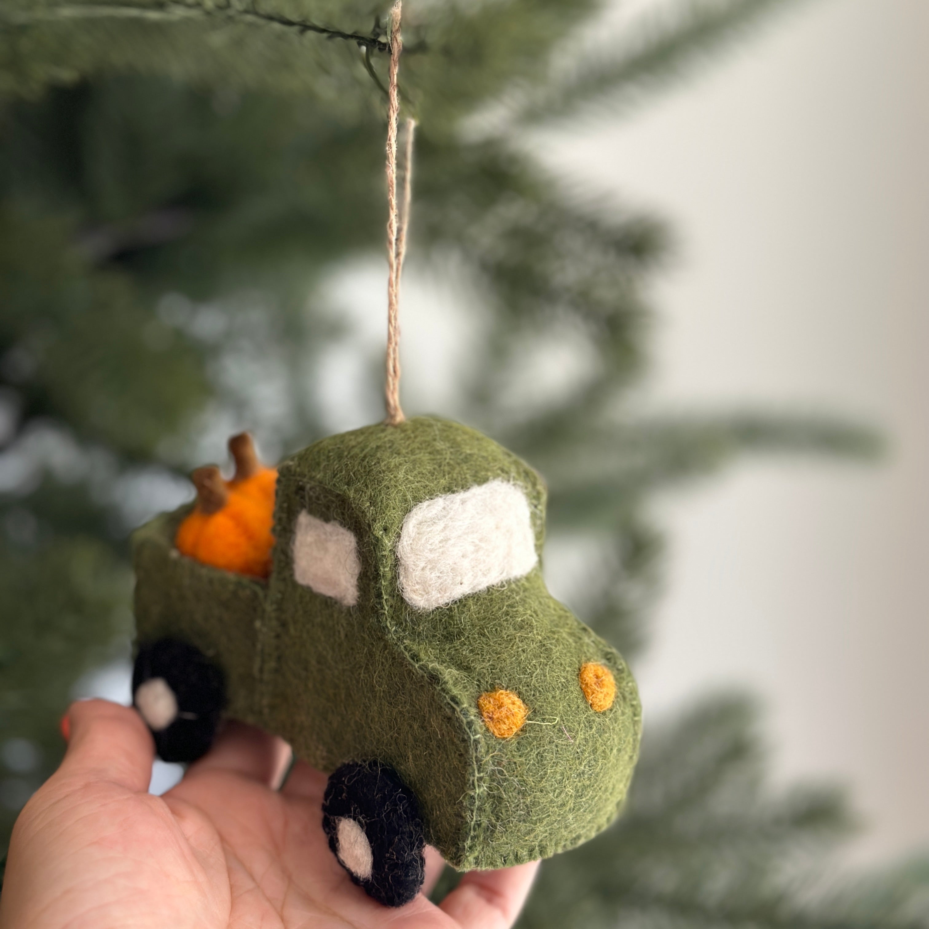Felt Pickup Truck With Pumpkins Ornament